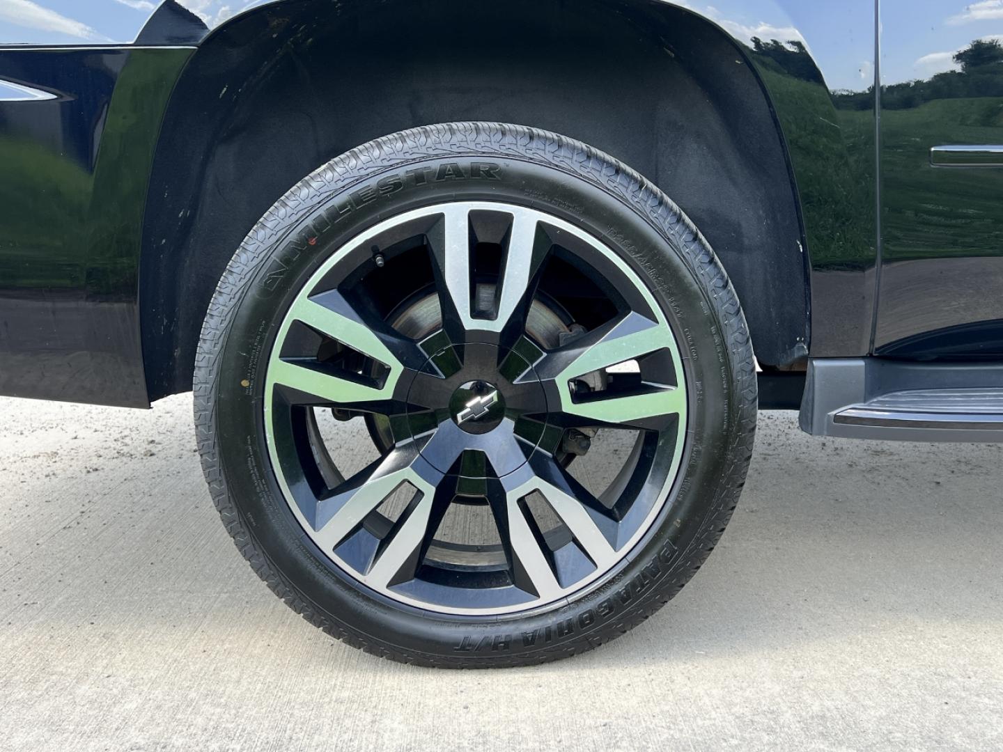 2019 BLACK /Black Leather Chevrolet Suburban Premier 4WD (1GNSKJKJ7KR) with an 6.2L V8 engine, Automatic transmission, located at 506 S. Kingshighway, Cape Girardeau, MO, 63703, (573) 235-5000, 37.294991, -89.553635 - 2019 Chevrolet Suburban 1500 Premier 92xxx miles 4 Wheel Drive 6.2L V8 Automatic Leather 3rd Row Navigation Rear Entertainment Power/Heated/Cooled Seats Heated Rear Seats Heated Steering Wheel Backup Camera Bluetooth Cruise Power Windows/Locks/Mirrors We have financing available and - Photo#47