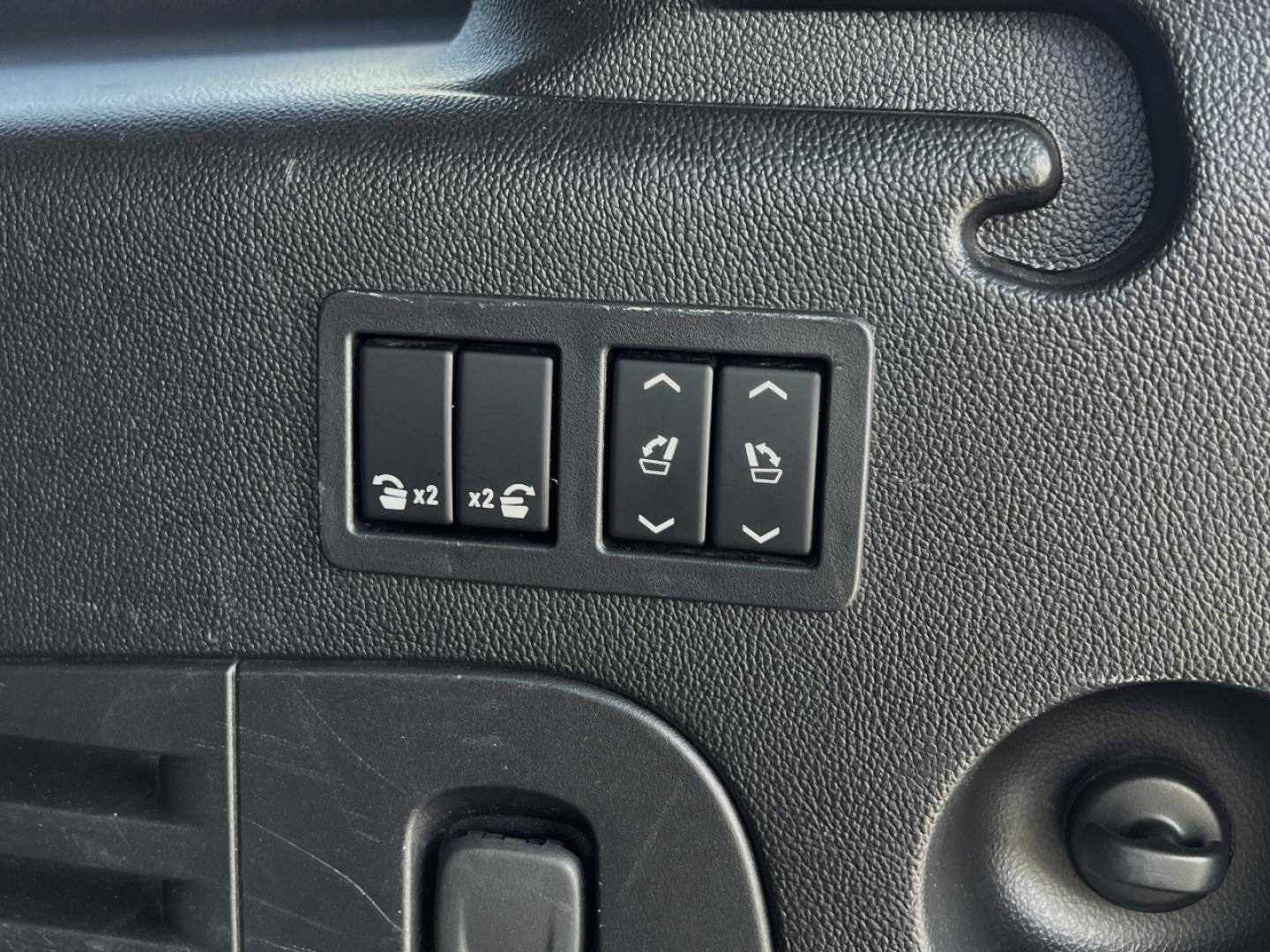 2019 BLACK /Black Leather Chevrolet Suburban Premier 4WD (1GNSKJKJ7KR) with an 6.2L V8 engine, Automatic transmission, located at 506 S. Kingshighway, Cape Girardeau, MO, 63703, (573) 235-5000, 37.294991, -89.553635 - 2019 Chevrolet Suburban 1500 Premier 92xxx miles 4 Wheel Drive 6.2L V8 Automatic Leather 3rd Row Navigation Rear Entertainment Power/Heated/Cooled Seats Heated Rear Seats Heated Steering Wheel Backup Camera Bluetooth Cruise Power Windows/Locks/Mirrors We have financing available and - Photo#26
