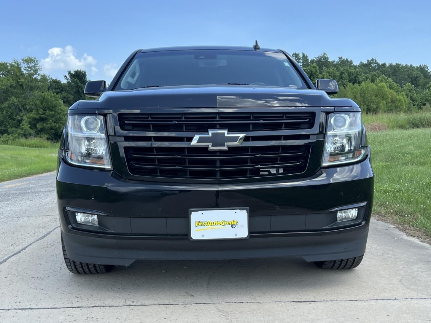 2019 BLACK /Black Leather Chevrolet Suburban Premier 4WD (1GNSKJKJ7KR) with an 6.2L V8 engine, Automatic transmission, located at 506 S. Kingshighway, Cape Girardeau, MO, 63703, (573) 235-5000, 37.294991, -89.553635 - 2019 Chevrolet Suburban 1500 Premier 92xxx miles 4 Wheel Drive 6.2L V8 Automatic Leather 3rd Row Navigation Rear Entertainment Power/Heated/Cooled Seats Heated Rear Seats Heated Steering Wheel Backup Camera Bluetooth Cruise Power Windows/Locks/Mirrors We have financing available and - Photo#16