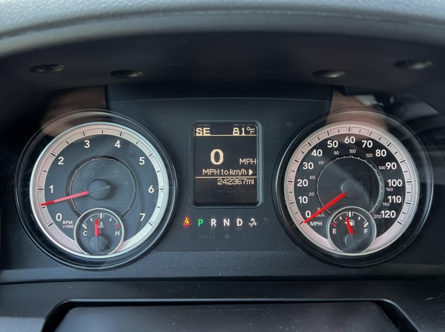 2015 MAROON /Gray Cloth RAM 1500 Express Crew Cab 4WD (1C6RR7KT6FS) with an 5.7L V8 HEMI engine, Automatic transmission, located at 506 S. Kingshighway, Cape Girardeau, MO, 63703, (573) 235-5000, 37.294991, -89.553635 - 2015 Ram 1500 Express 242xxx miles 4x4 5.7L V8 HEMI Automatic Backup Camera Bluetooth Cruise Power Windows/Locks/Mirrors We have financing available and we accept trades! Fill out a credit application on our website or come by today! If you have any questions, give us a call at (573) 235-5 - Photo#1