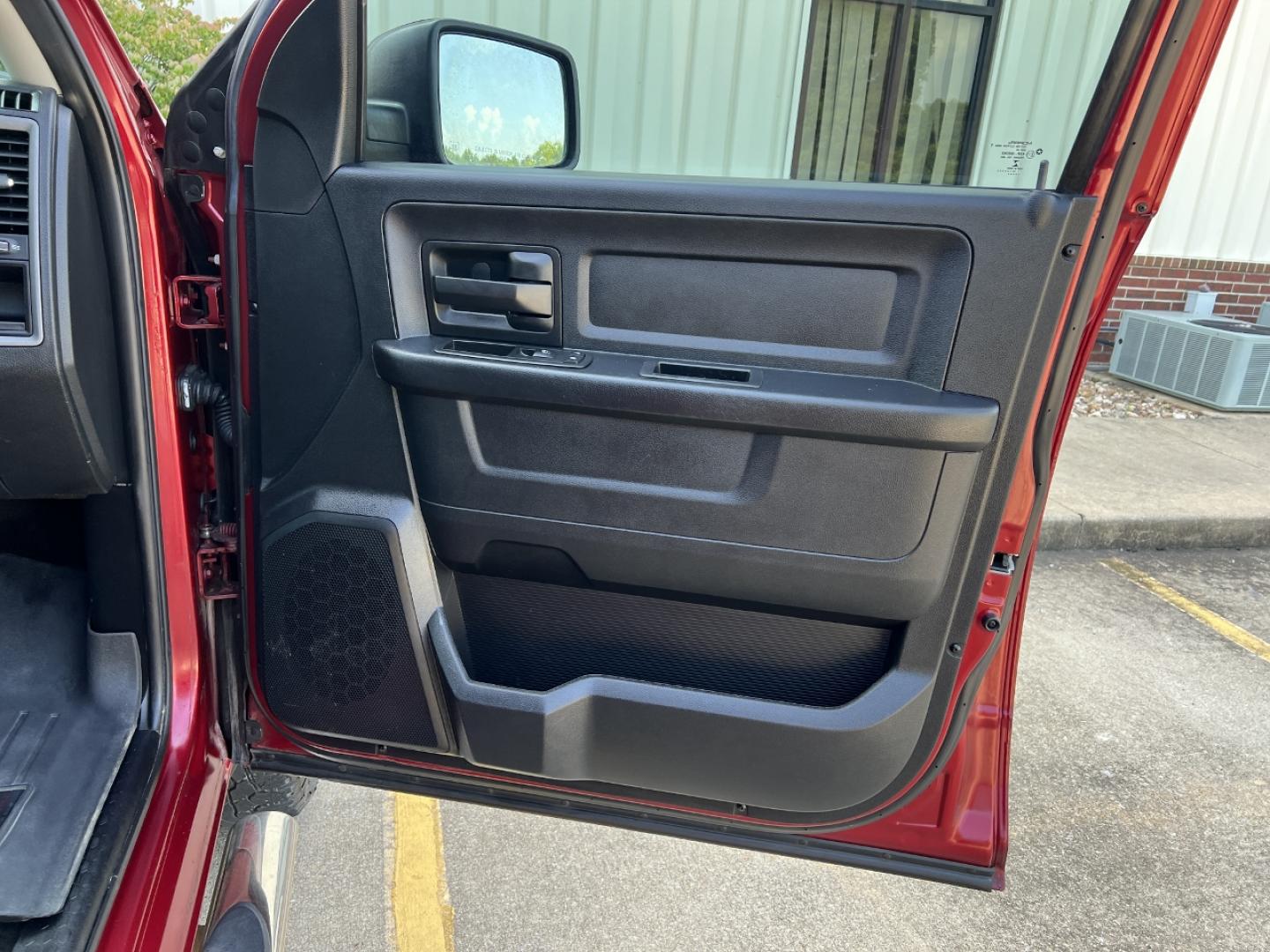 2015 MAROON /Gray Cloth RAM 1500 Express Crew Cab 4WD (1C6RR7KT6FS) with an 5.7L V8 HEMI engine, Automatic transmission, located at 506 S. Kingshighway, Cape Girardeau, MO, 63703, (573) 235-5000, 37.294991, -89.553635 - 2015 Ram 1500 Express 242xxx miles 4x4 5.7L V8 HEMI Automatic Backup Camera Bluetooth Cruise Power Windows/Locks/Mirrors We have financing available and we accept trades! Fill out a credit application on our website or come by today! If you have any questions, give us a call at (573) 235-5 - Photo#13