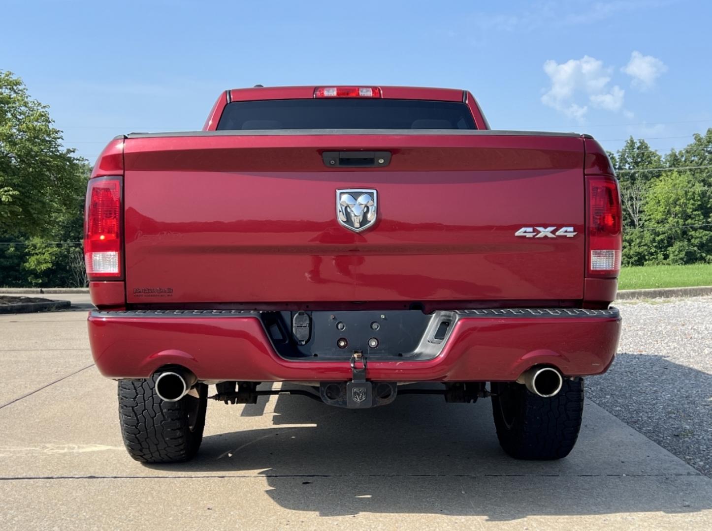 2015 MAROON /Gray Cloth RAM 1500 Express Crew Cab 4WD (1C6RR7KT6FS) with an 5.7L V8 HEMI engine, Automatic transmission, located at 506 S. Kingshighway, Cape Girardeau, MO, 63703, (573) 235-5000, 37.294991, -89.553635 - 2015 Ram 1500 Express 242xxx miles 4x4 5.7L V8 HEMI Automatic Backup Camera Bluetooth Cruise Power Windows/Locks/Mirrors We have financing available and we accept trades! Fill out a credit application on our website or come by today! If you have any questions, give us a call at (573) 235-5 - Photo#9