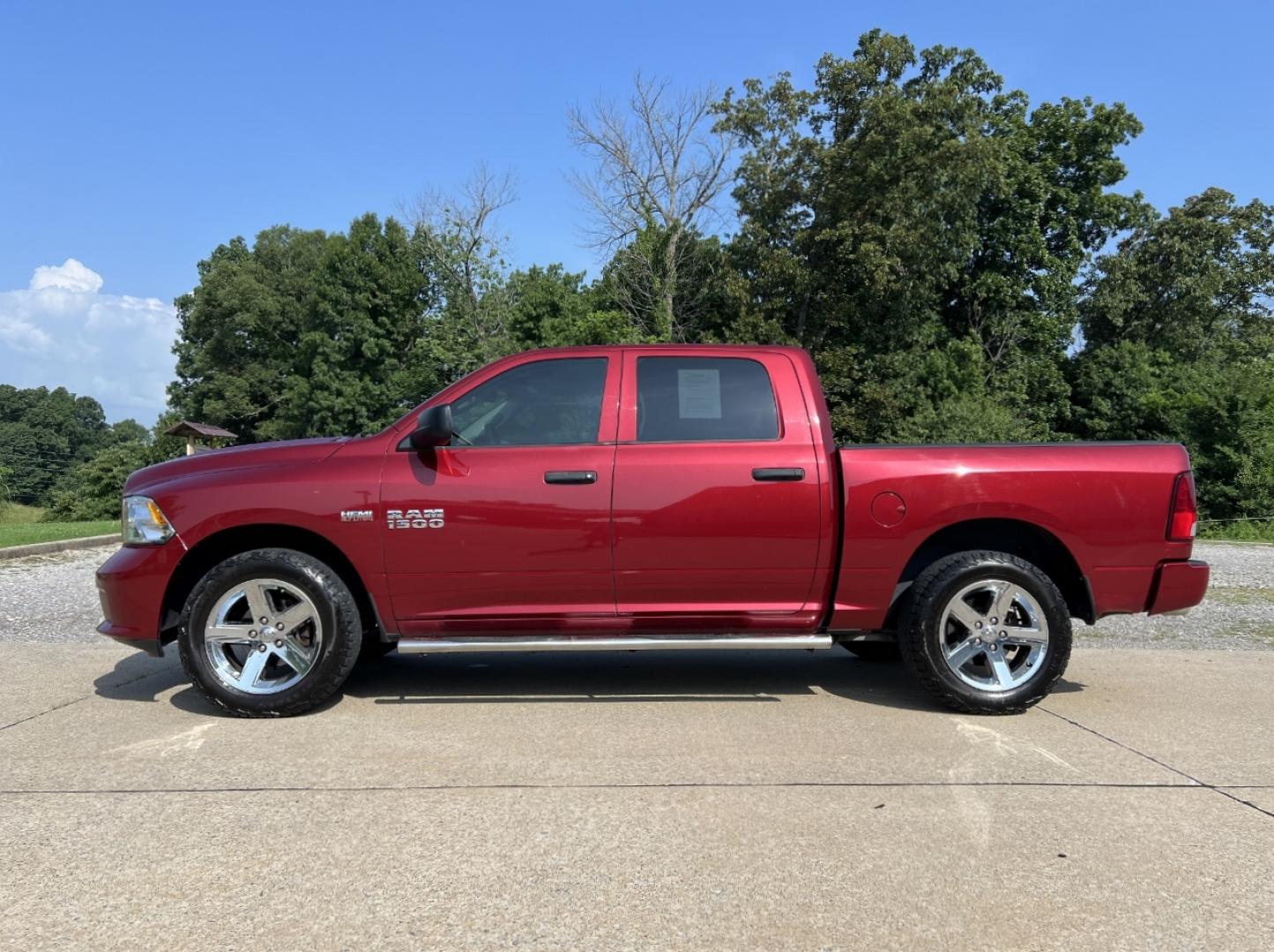 2015 MAROON /Gray Cloth RAM 1500 Express Crew Cab 4WD (1C6RR7KT6FS) with an 5.7L V8 HEMI engine, Automatic transmission, located at 506 S. Kingshighway, Cape Girardeau, MO, 63703, (573) 235-5000, 37.294991, -89.553635 - 2015 Ram 1500 Express 242xxx miles 4x4 5.7L V8 HEMI Automatic Backup Camera Bluetooth Cruise Power Windows/Locks/Mirrors We have financing available and we accept trades! Fill out a credit application on our website or come by today! If you have any questions, give us a call at (573) 235-5 - Photo#5