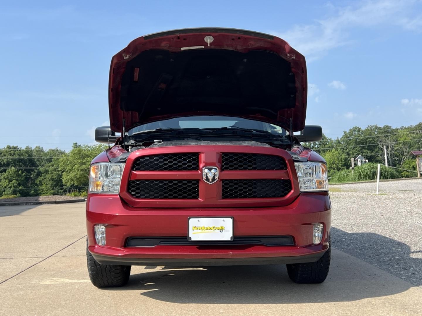2015 MAROON /Gray Cloth RAM 1500 Express Crew Cab 4WD (1C6RR7KT6FS) with an 5.7L V8 HEMI engine, Automatic transmission, located at 506 S. Kingshighway, Cape Girardeau, MO, 63703, (573) 235-5000, 37.294991, -89.553635 - 2015 Ram 1500 Express 242xxx miles 4x4 5.7L V8 HEMI Automatic Backup Camera Bluetooth Cruise Power Windows/Locks/Mirrors We have financing available and we accept trades! Fill out a credit application on our website or come by today! If you have any questions, give us a call at (573) 235-5 - Photo#29