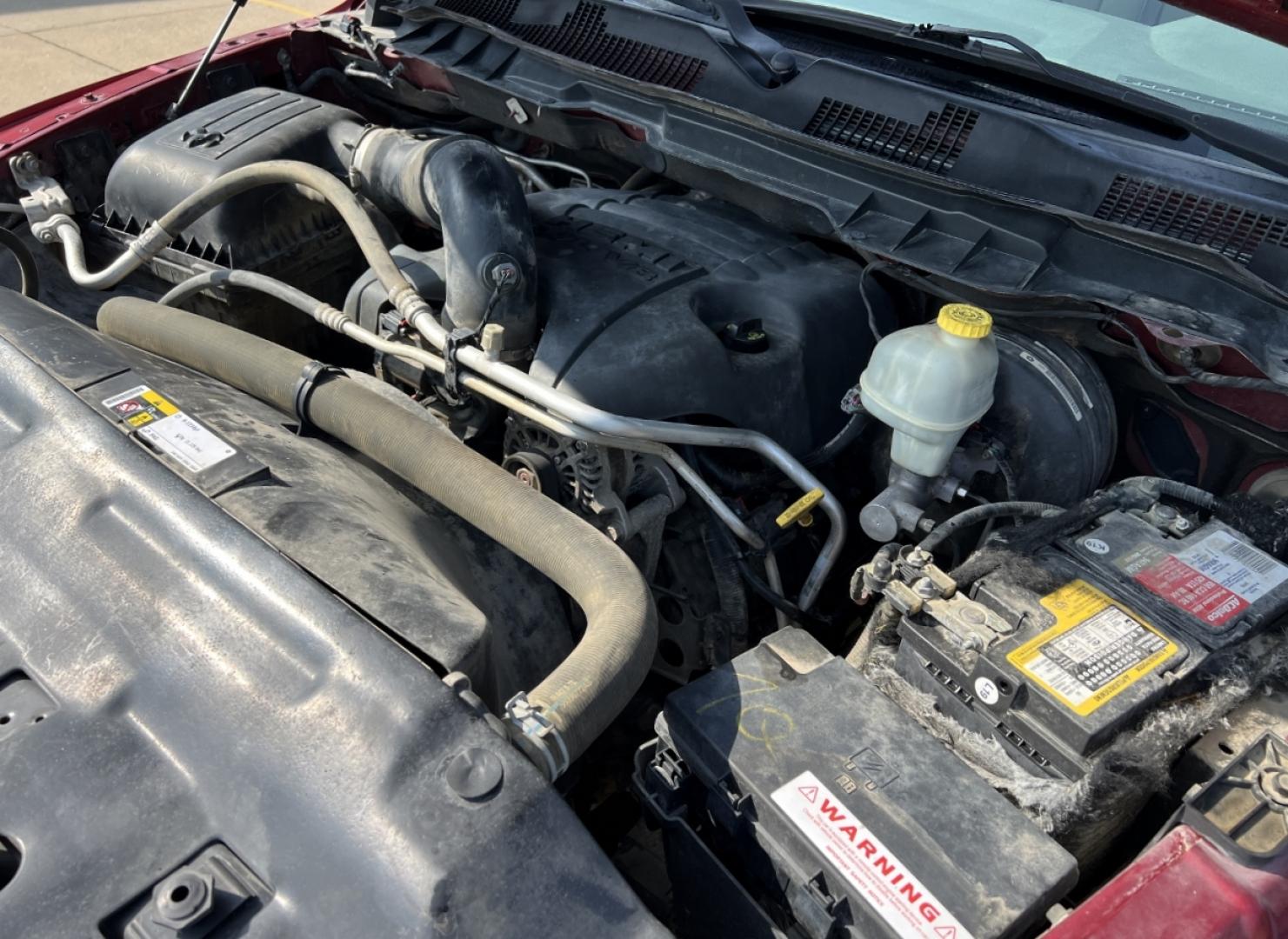 2015 MAROON /Gray Cloth RAM 1500 Express Crew Cab 4WD (1C6RR7KT6FS) with an 5.7L V8 HEMI engine, Automatic transmission, located at 506 S. Kingshighway, Cape Girardeau, MO, 63703, (573) 235-5000, 37.294991, -89.553635 - 2015 Ram 1500 Express 242xxx miles 4x4 5.7L V8 HEMI Automatic Backup Camera Bluetooth Cruise Power Windows/Locks/Mirrors We have financing available and we accept trades! Fill out a credit application on our website or come by today! If you have any questions, give us a call at (573) 235-5 - Photo#30
