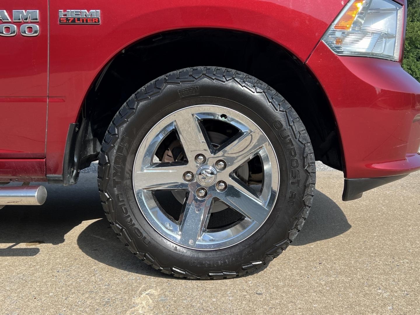 2015 MAROON /Gray Cloth RAM 1500 Express Crew Cab 4WD (1C6RR7KT6FS) with an 5.7L V8 HEMI engine, Automatic transmission, located at 506 S. Kingshighway, Cape Girardeau, MO, 63703, (573) 235-5000, 37.294991, -89.553635 - 2015 Ram 1500 Express 242xxx miles 4x4 5.7L V8 HEMI Automatic Backup Camera Bluetooth Cruise Power Windows/Locks/Mirrors We have financing available and we accept trades! Fill out a credit application on our website or come by today! If you have any questions, give us a call at (573) 235-5 - Photo#35