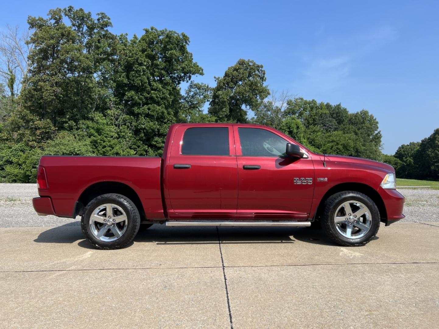 2015 MAROON /Gray Cloth RAM 1500 Express Crew Cab 4WD (1C6RR7KT6FS) with an 5.7L V8 HEMI engine, Automatic transmission, located at 506 S. Kingshighway, Cape Girardeau, MO, 63703, (573) 235-5000, 37.294991, -89.553635 - 2015 Ram 1500 Express 242xxx miles 4x4 5.7L V8 HEMI Automatic Backup Camera Bluetooth Cruise Power Windows/Locks/Mirrors We have financing available and we accept trades! Fill out a credit application on our website or come by today! If you have any questions, give us a call at (573) 235-5 - Photo#6