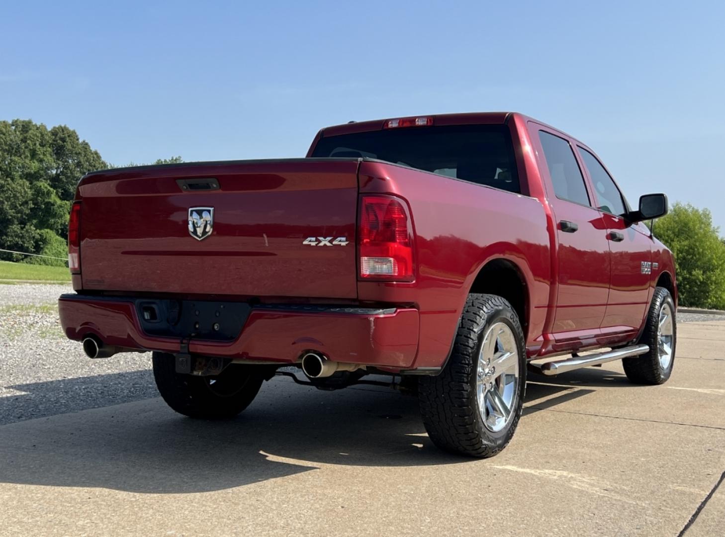 2015 MAROON /Gray Cloth RAM 1500 Express Crew Cab 4WD (1C6RR7KT6FS) with an 5.7L V8 HEMI engine, Automatic transmission, located at 506 S. Kingshighway, Cape Girardeau, MO, 63703, (573) 235-5000, 37.294991, -89.553635 - 2015 Ram 1500 Express 242xxx miles 4x4 5.7L V8 HEMI Automatic Backup Camera Bluetooth Cruise Power Windows/Locks/Mirrors We have financing available and we accept trades! Fill out a credit application on our website or come by today! If you have any questions, give us a call at (573) 235-5 - Photo#7