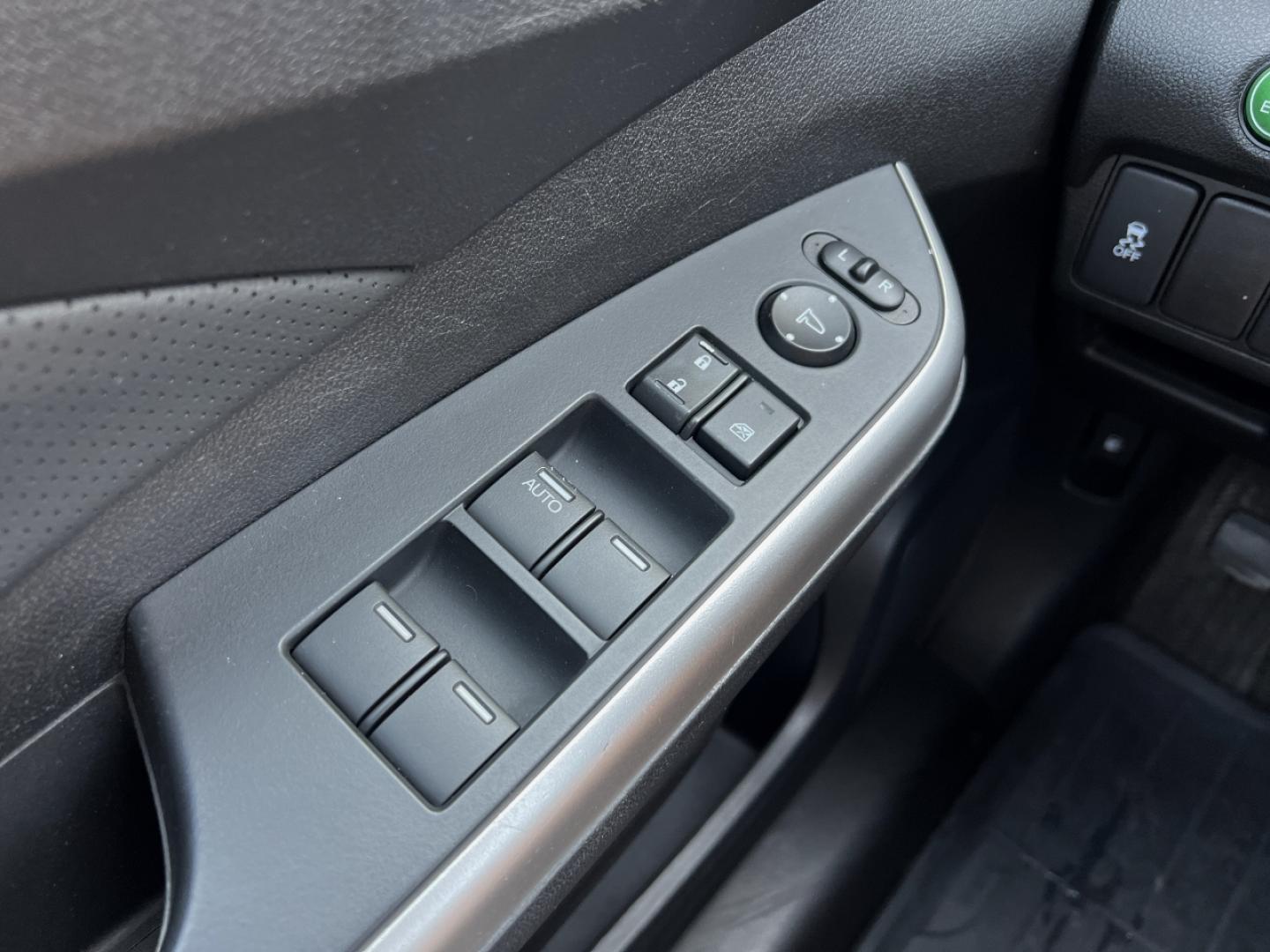 2015 BROWN /Black Leather Honda CR-V EX-L 4WD (2HKRM4H78FH) with an 2.4L 4 Cyl. engine, Continuously Variable Transmission transmission, located at 506 S. Kingshighway, Cape Girardeau, MO, 63703, (573) 235-5000, 37.294991, -89.553635 - 2015 Honda CR-V EX-L 135xxx miles All Wheel Drive 2.4L 4 Cyl. Automatic Leather Backup Camera Power Driver Seat Heated Seats Sunroof Bluetooth Cruise Power Windows/Locks/Mirrors We have financing available and we accept trades! Fill out a credit application on our website or come by tod - Photo#27