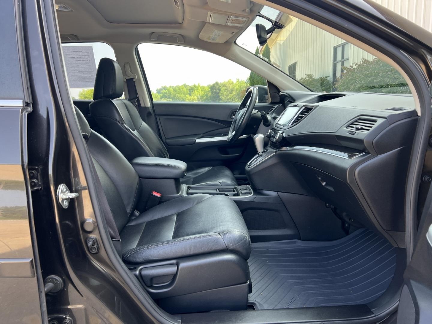 2015 BROWN /Black Leather Honda CR-V EX-L 4WD (2HKRM4H78FH) with an 2.4L 4 Cyl. engine, Continuously Variable Transmission transmission, located at 506 S. Kingshighway, Cape Girardeau, MO, 63703, (573) 235-5000, 37.294991, -89.553635 - 2015 Honda CR-V EX-L 135xxx miles All Wheel Drive 2.4L 4 Cyl. Automatic Leather Backup Camera Power Driver Seat Heated Seats Sunroof Bluetooth Cruise Power Windows/Locks/Mirrors We have financing available and we accept trades! Fill out a credit application on our website or come by tod - Photo#16