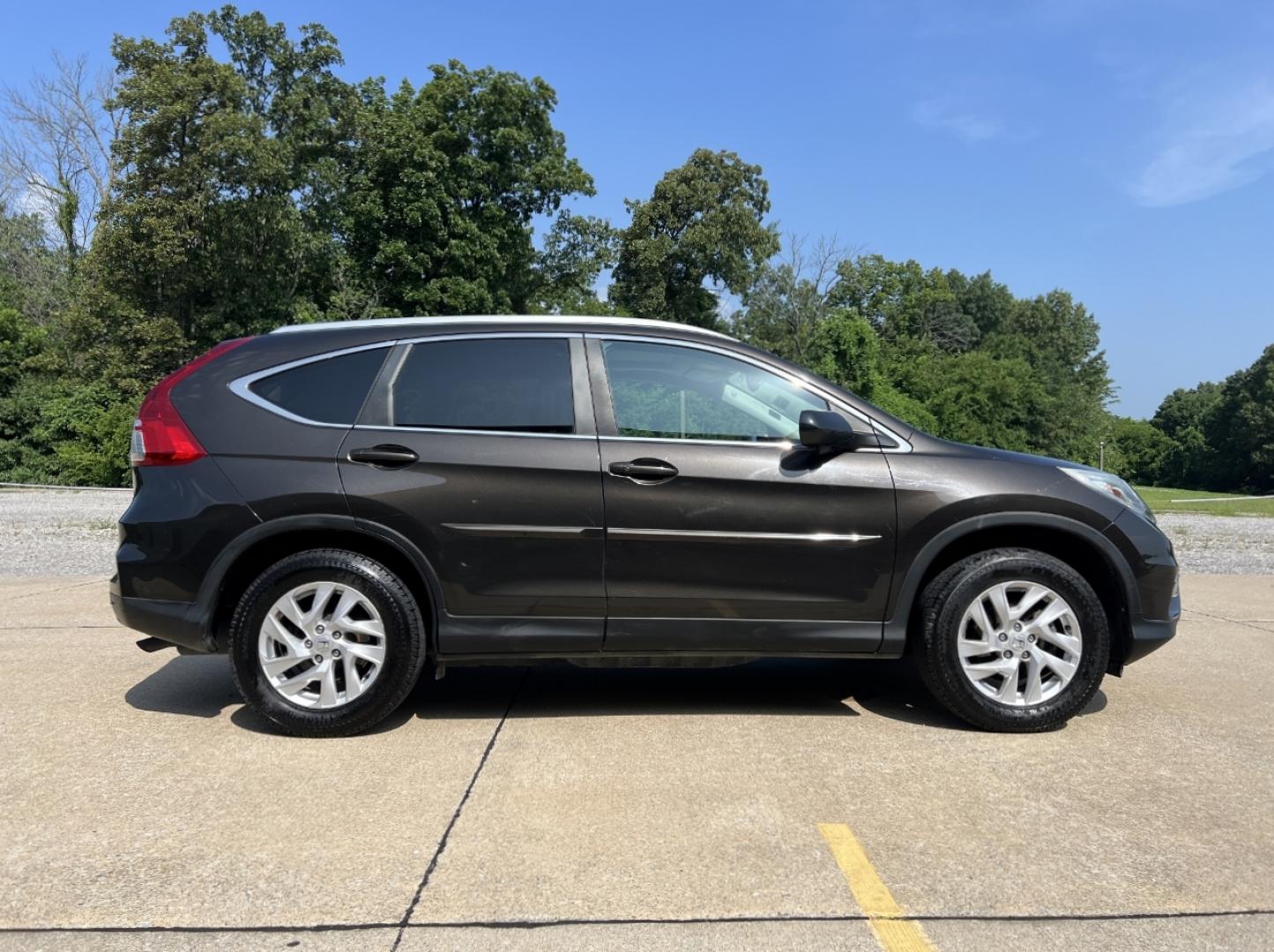 2015 BROWN /Black Leather Honda CR-V EX-L 4WD (2HKRM4H78FH) with an 2.4L 4 Cyl. engine, Continuously Variable Transmission transmission, located at 506 S. Kingshighway, Cape Girardeau, MO, 63703, (573) 235-5000, 37.294991, -89.553635 - 2015 Honda CR-V EX-L 135xxx miles All Wheel Drive 2.4L 4 Cyl. Automatic Leather Backup Camera Power Driver Seat Heated Seats Sunroof Bluetooth Cruise Power Windows/Locks/Mirrors We have financing available and we accept trades! Fill out a credit application on our website or come by tod - Photo#8