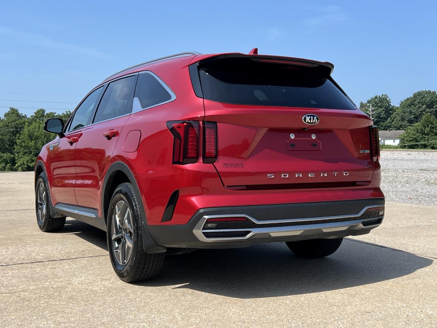 2021 RED /Black Leather Kia Sorento Hybrid S (KNDRG4LG5M5) with an 1.6L 4 Cyl. HYBRID engine, Automatic transmission, located at 506 S. Kingshighway, Cape Girardeau, MO, 63703, (573) 235-5000, 37.294991, -89.553635 - 2021 Kia Sorento Hybrid S 1-Owner 104xxx miles Front Wheel Drive 1.6L 4 Cyl. Hybrid Automatic Leather 3rd Row Backup Camera Power Driver Seat Heated Seats Bluetooth Remote Start Cruise Power Windows/Locks/Mirrors We have financing available and we accept trades! Fill out a credit appl - Photo#10