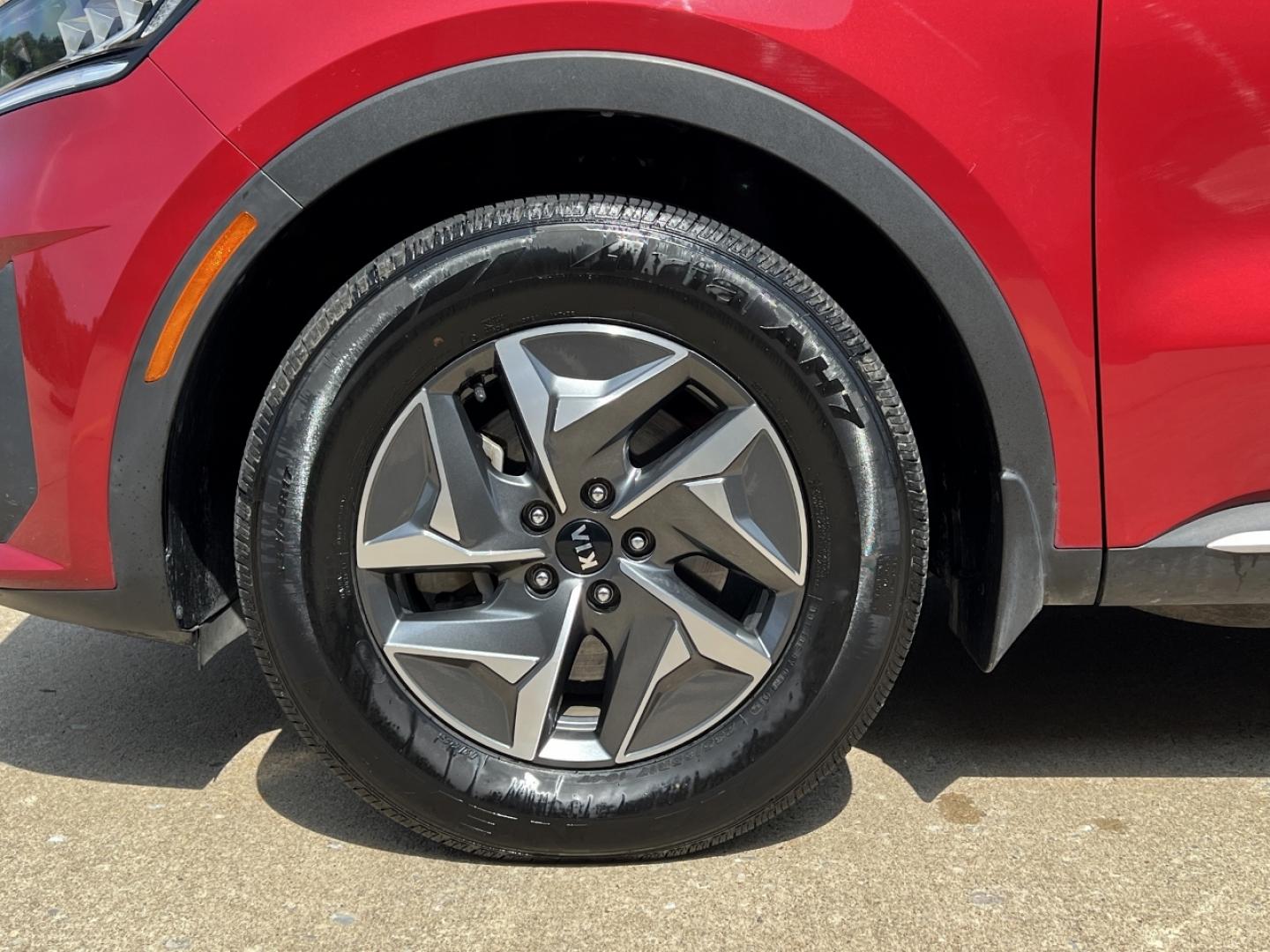 2021 RED /Black Leather Kia Sorento Hybrid S (KNDRG4LG5M5) with an 1.6L 4 Cyl. HYBRID engine, Automatic transmission, located at 506 S. Kingshighway, Cape Girardeau, MO, 63703, (573) 235-5000, 37.294991, -89.553635 - 2021 Kia Sorento Hybrid S 1-Owner 104xxx miles Front Wheel Drive 1.6L 4 Cyl. Hybrid Automatic Leather 3rd Row Backup Camera Power Driver Seat Heated Seats Bluetooth Remote Start Cruise Power Windows/Locks/Mirrors We have financing available and we accept trades! Fill out a credit appl - Photo#34