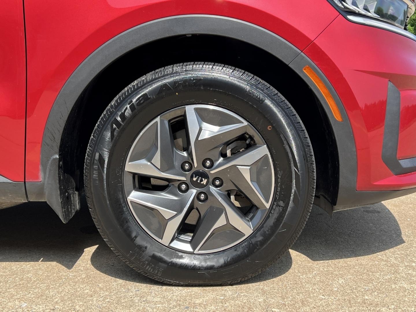 2021 RED /Black Leather Kia Sorento Hybrid S (KNDRG4LG5M5) with an 1.6L 4 Cyl. HYBRID engine, Automatic transmission, located at 506 S. Kingshighway, Cape Girardeau, MO, 63703, (573) 235-5000, 37.294991, -89.553635 - 2021 Kia Sorento Hybrid S 1-Owner 104xxx miles Front Wheel Drive 1.6L 4 Cyl. Hybrid Automatic Leather 3rd Row Backup Camera Power Driver Seat Heated Seats Bluetooth Remote Start Cruise Power Windows/Locks/Mirrors We have financing available and we accept trades! Fill out a credit appl - Photo#37