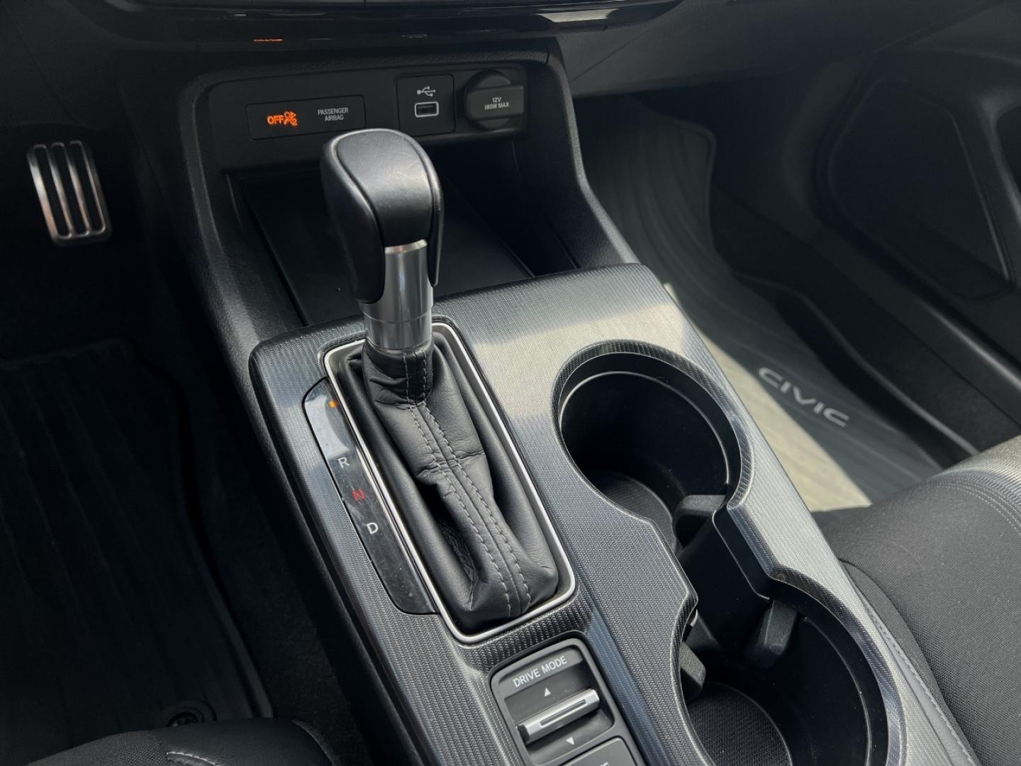 2022 BLUE /Black Cloth Honda Civic Sport Hatchback CVT (19XFL2H89NE) with an 2.0L 4 Cyl. TURBO engine, CVT transmission, located at 506 S. Kingshighway, Cape Girardeau, MO, 63703, (573) 235-5000, 37.294991, -89.553635 - 2022 Honda Civic Sport 103xxx miles Front Wheel Drive 2.0L 4 Cyl. Automatic New Tires Backup Camera Bluetooth Remote Start Cruise Power Windows/Locks/Mirrors We have financing available and we accept trades! Fill out a credit application on our website or come by today! If you have any q - Photo#23