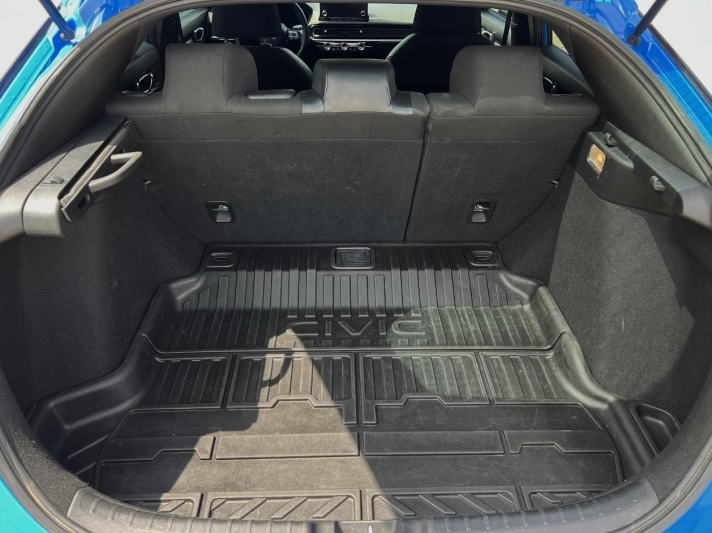 2022 BLUE /Black Cloth Honda Civic Sport Hatchback CVT (19XFL2H89NE) with an 2.0L 4 Cyl. TURBO engine, CVT transmission, located at 506 S. Kingshighway, Cape Girardeau, MO, 63703, (573) 235-5000, 37.294991, -89.553635 - 2022 Honda Civic Sport 103xxx miles Front Wheel Drive 2.0L 4 Cyl. Automatic New Tires Backup Camera Bluetooth Remote Start Cruise Power Windows/Locks/Mirrors We have financing available and we accept trades! Fill out a credit application on our website or come by today! If you have any q - Photo#18