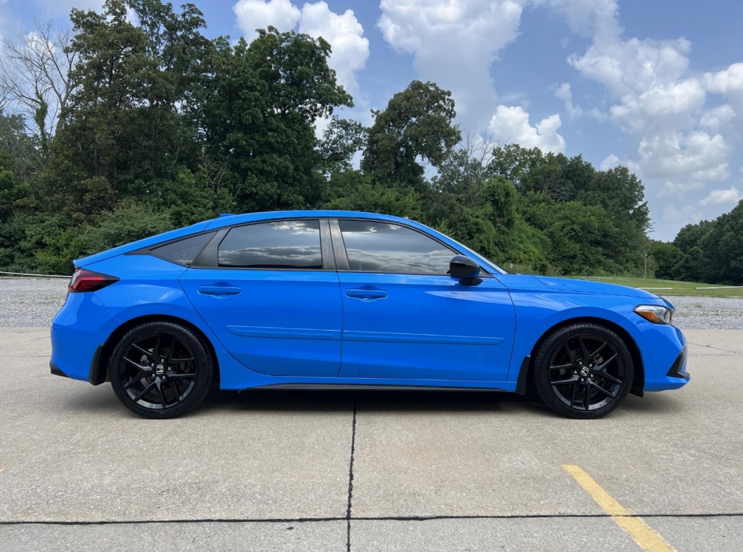 2022 BLUE /Black Cloth Honda Civic Sport Hatchback CVT (19XFL2H89NE) with an 2.0L 4 Cyl. TURBO engine, CVT transmission, located at 506 S. Kingshighway, Cape Girardeau, MO, 63703, (573) 235-5000, 37.294991, -89.553635 - 2022 Honda Civic Sport 103xxx miles Front Wheel Drive 2.0L 4 Cyl. Automatic New Tires Backup Camera Bluetooth Remote Start Cruise Power Windows/Locks/Mirrors We have financing available and we accept trades! Fill out a credit application on our website or come by today! If you have any q - Photo#6