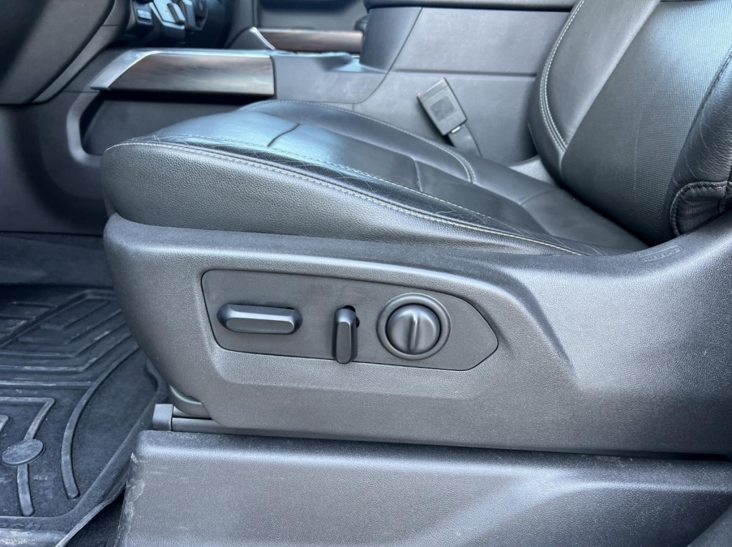 2019 SILVER /Black Leather GMC Sierra 1500 SLT Crew Cab 4WD (1GTU9DED1KZ) with an 5.3L V8 engine, Automatic transmission, located at 506 S. Kingshighway, Cape Girardeau, MO, 63703, (573) 235-5000, 37.294991, -89.553635 - 2019 GMC Sierra 1500 SLT 147xxx miles 4x4 5.3L V8 Automatic Leather Power/Heated/Cooled Seats Heated Rear Seats Heated Steering Wheel Backup Camera Sunroof Bluetooth Remote Start Cruise Power Windows/Locks/Mirrors We have financing available and we accept trades! Fill out a credit app - Photo#6
