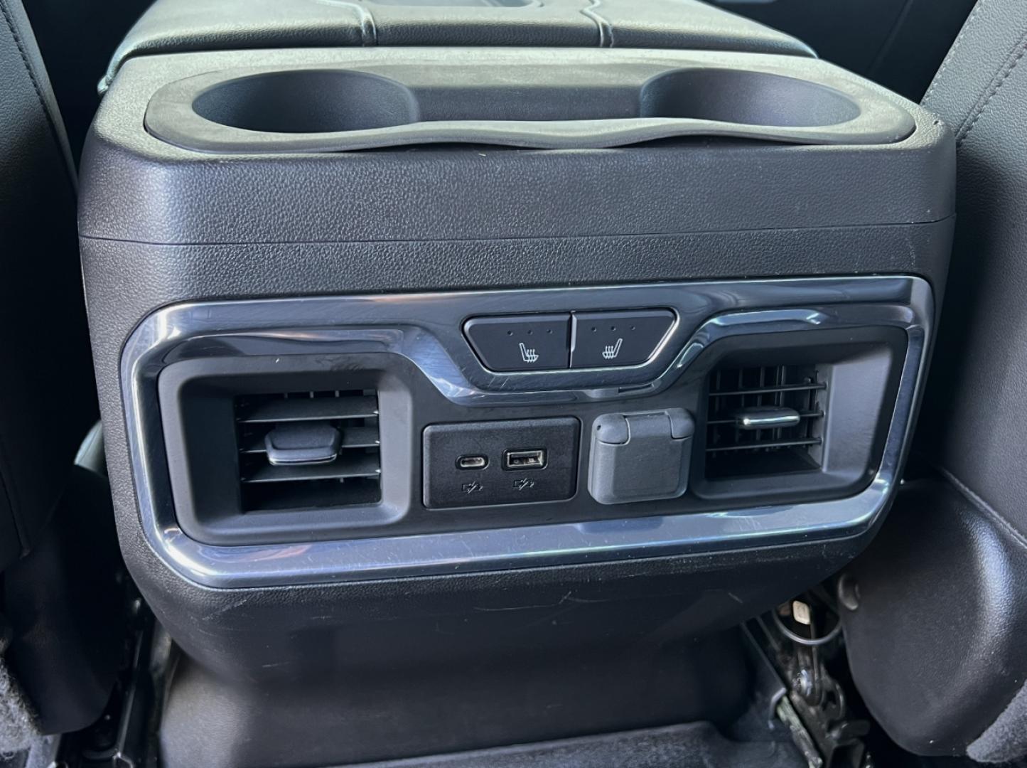 2019 SILVER /Black Leather GMC Sierra 1500 SLT Crew Cab 4WD (1GTU9DED1KZ) with an 5.3L V8 engine, Automatic transmission, located at 506 S. Kingshighway, Cape Girardeau, MO, 63703, (573) 235-5000, 37.294991, -89.553635 - 2019 GMC Sierra 1500 SLT 147xxx miles 4x4 5.3L V8 Automatic Leather Power/Heated/Cooled Seats Heated Rear Seats Heated Steering Wheel Backup Camera Sunroof Bluetooth Remote Start Cruise Power Windows/Locks/Mirrors We have financing available and we accept trades! Fill out a credit app - Photo#7