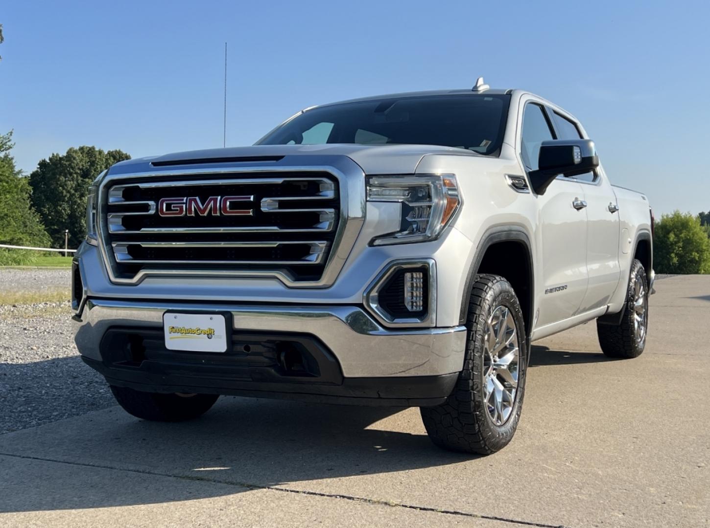 2019 SILVER /Black Leather GMC Sierra 1500 SLT Crew Cab 4WD (1GTU9DED1KZ) with an 5.3L V8 engine, Automatic transmission, located at 506 S. Kingshighway, Cape Girardeau, MO, 63703, (573) 235-5000, 37.294991, -89.553635 - 2019 GMC Sierra 1500 SLT 147xxx miles 4x4 5.3L V8 Automatic Leather Power/Heated/Cooled Seats Heated Rear Seats Heated Steering Wheel Backup Camera Sunroof Bluetooth Remote Start Cruise Power Windows/Locks/Mirrors We have financing available and we accept trades! Fill out a credit app - Photo#9