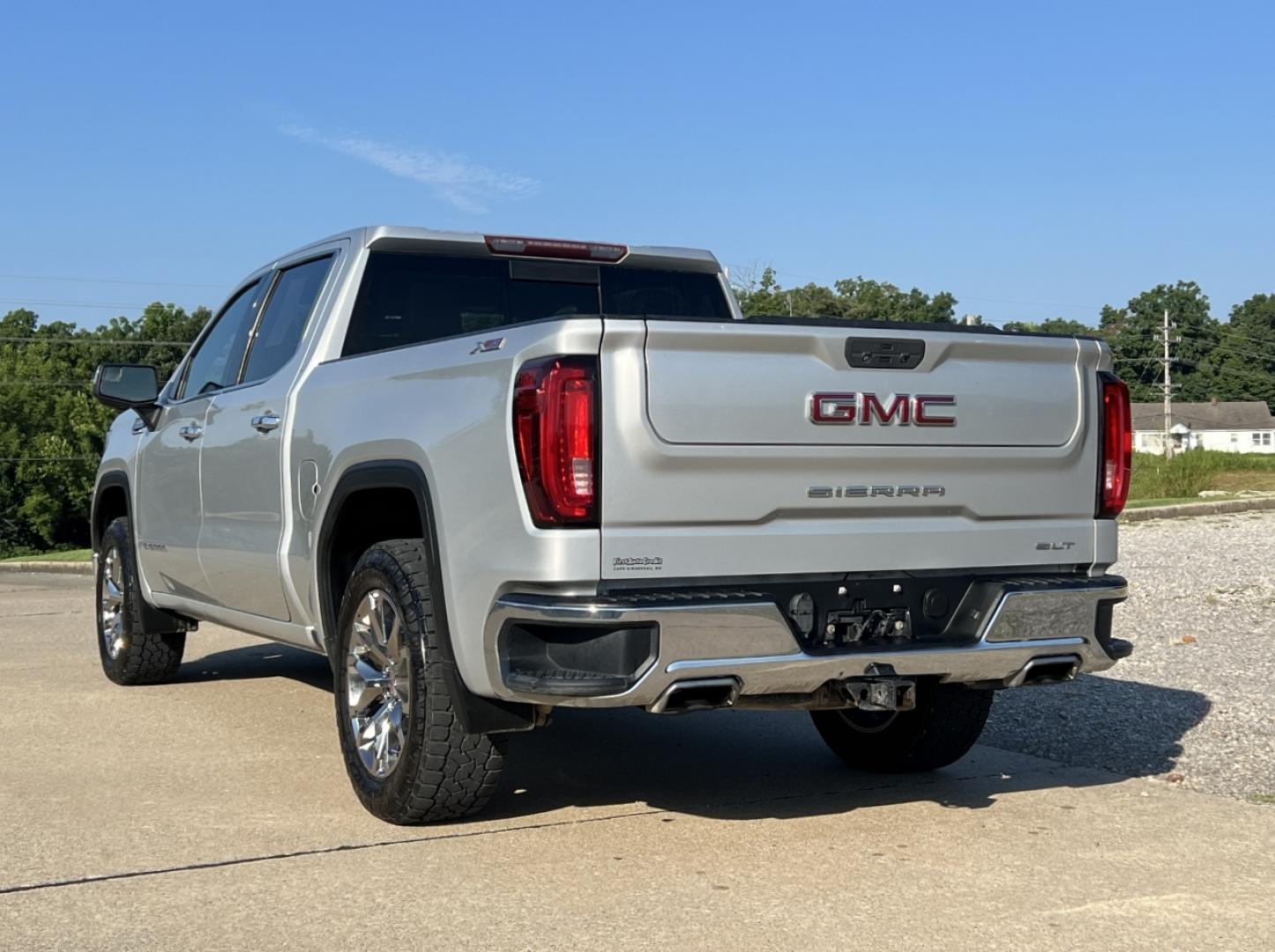 2019 SILVER /Black Leather GMC Sierra 1500 SLT Crew Cab 4WD (1GTU9DED1KZ) with an 5.3L V8 engine, Automatic transmission, located at 506 S. Kingshighway, Cape Girardeau, MO, 63703, (573) 235-5000, 37.294991, -89.553635 - 2019 GMC Sierra 1500 SLT 147xxx miles 4x4 5.3L V8 Automatic Leather Power/Heated/Cooled Seats Heated Rear Seats Heated Steering Wheel Backup Camera Sunroof Bluetooth Remote Start Cruise Power Windows/Locks/Mirrors We have financing available and we accept trades! Fill out a credit app - Photo#13