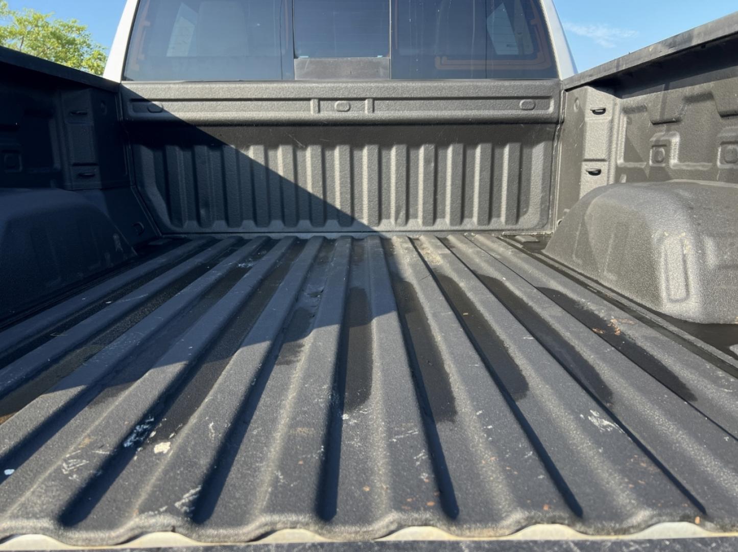 2019 SILVER /Black Leather GMC Sierra 1500 SLT Crew Cab 4WD (1GTU9DED1KZ) with an 5.3L V8 engine, Automatic transmission, located at 506 S. Kingshighway, Cape Girardeau, MO, 63703, (573) 235-5000, 37.294991, -89.553635 - 2019 GMC Sierra 1500 SLT 147xxx miles 4x4 5.3L V8 Automatic Leather Power/Heated/Cooled Seats Heated Rear Seats Heated Steering Wheel Backup Camera Sunroof Bluetooth Remote Start Cruise Power Windows/Locks/Mirrors We have financing available and we accept trades! Fill out a credit app - Photo#23