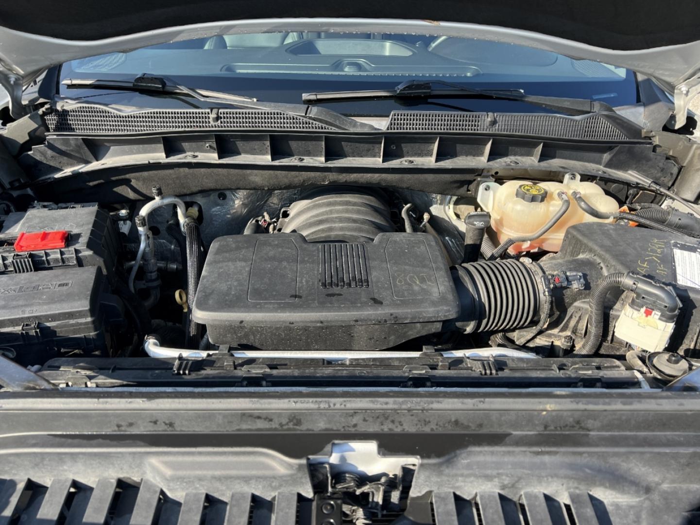 2019 SILVER /Black Leather GMC Sierra 1500 SLT Crew Cab 4WD (1GTU9DED1KZ) with an 5.3L V8 engine, Automatic transmission, located at 506 S. Kingshighway, Cape Girardeau, MO, 63703, (573) 235-5000, 37.294991, -89.553635 - 2019 GMC Sierra 1500 SLT 147xxx miles 4x4 5.3L V8 Automatic Leather Power/Heated/Cooled Seats Heated Rear Seats Heated Steering Wheel Backup Camera Sunroof Bluetooth Remote Start Cruise Power Windows/Locks/Mirrors We have financing available and we accept trades! Fill out a credit app - Photo#35