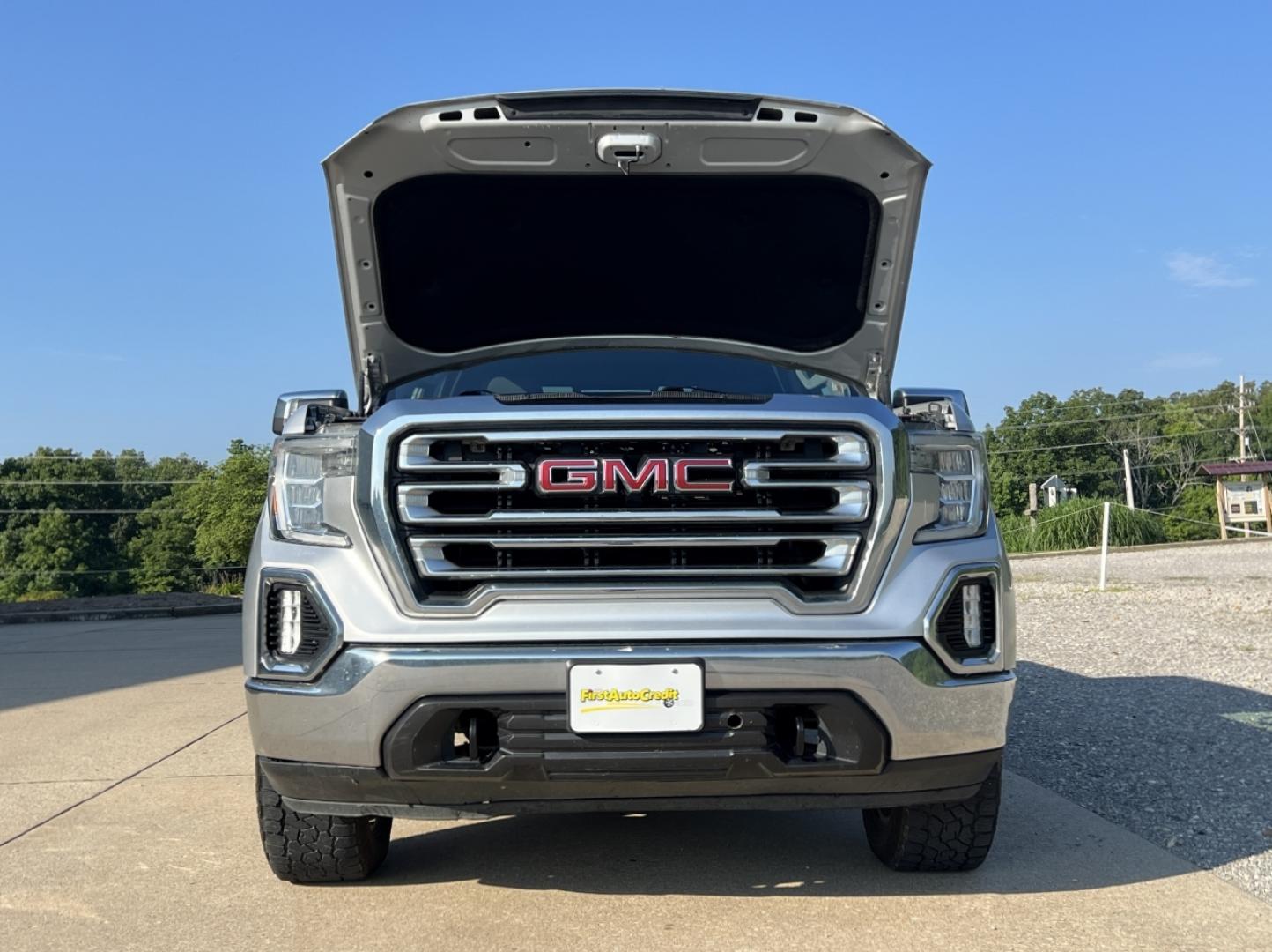 2019 SILVER /Black Leather GMC Sierra 1500 SLT Crew Cab 4WD (1GTU9DED1KZ) with an 5.3L V8 engine, Automatic transmission, located at 506 S. Kingshighway, Cape Girardeau, MO, 63703, (573) 235-5000, 37.294991, -89.553635 - 2019 GMC Sierra 1500 SLT 147xxx miles 4x4 5.3L V8 Automatic Leather Power/Heated/Cooled Seats Heated Rear Seats Heated Steering Wheel Backup Camera Sunroof Bluetooth Remote Start Cruise Power Windows/Locks/Mirrors We have financing available and we accept trades! Fill out a credit app - Photo#34