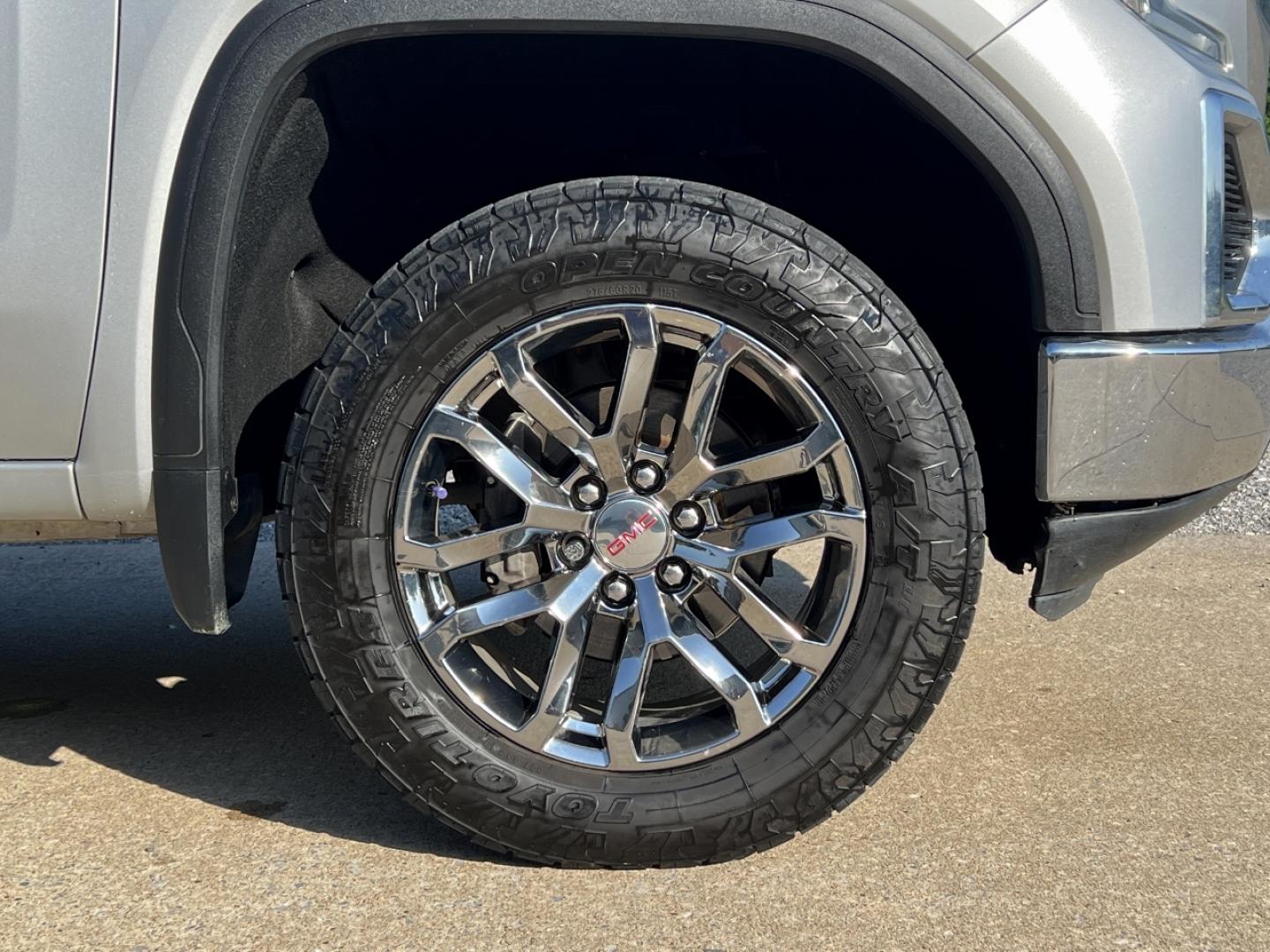 2019 SILVER /Black Leather GMC Sierra 1500 SLT Crew Cab 4WD (1GTU9DED1KZ) with an 5.3L V8 engine, Automatic transmission, located at 506 S. Kingshighway, Cape Girardeau, MO, 63703, (573) 235-5000, 37.294991, -89.553635 - 2019 GMC Sierra 1500 SLT 147xxx miles 4x4 5.3L V8 Automatic Leather Power/Heated/Cooled Seats Heated Rear Seats Heated Steering Wheel Backup Camera Sunroof Bluetooth Remote Start Cruise Power Windows/Locks/Mirrors We have financing available and we accept trades! Fill out a credit app - Photo#40