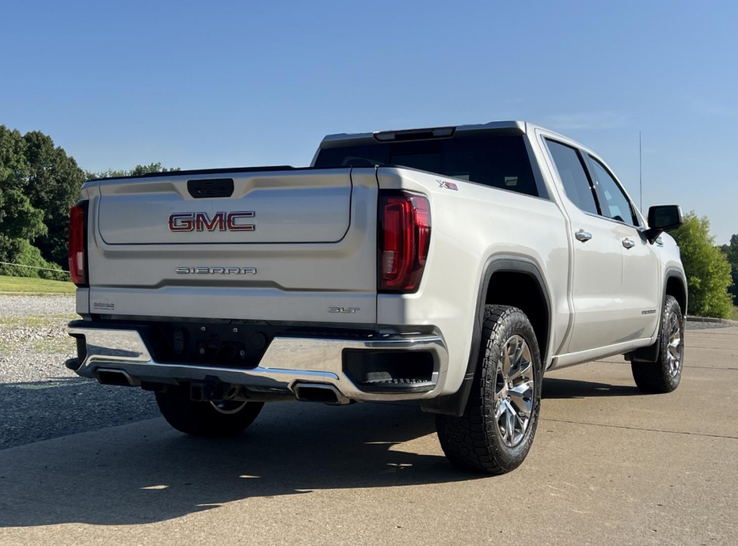 2019 SILVER /Black Leather GMC Sierra 1500 SLT Crew Cab 4WD (1GTU9DED1KZ) with an 5.3L V8 engine, Automatic transmission, located at 506 S. Kingshighway, Cape Girardeau, MO, 63703, (573) 235-5000, 37.294991, -89.553635 - 2019 GMC Sierra 1500 SLT 147xxx miles 4x4 5.3L V8 Automatic Leather Power/Heated/Cooled Seats Heated Rear Seats Heated Steering Wheel Backup Camera Sunroof Bluetooth Remote Start Cruise Power Windows/Locks/Mirrors We have financing available and we accept trades! Fill out a credit app - Photo#12