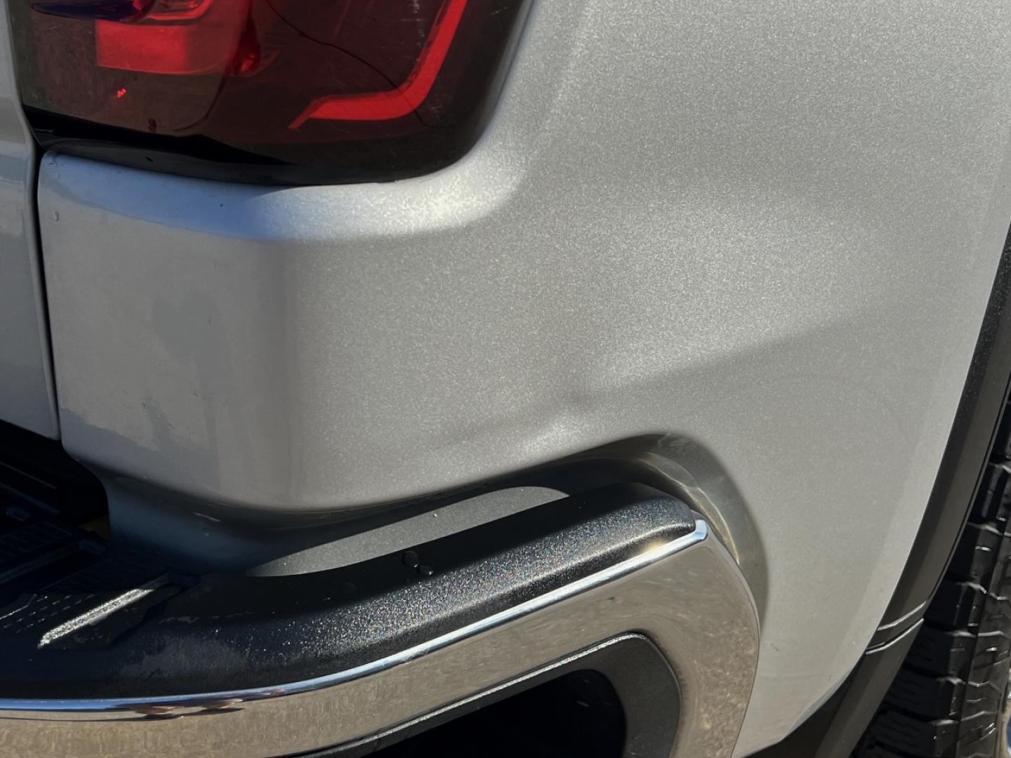 2019 SILVER /Black Leather GMC Sierra 1500 SLT Crew Cab 4WD (1GTU9DED1KZ) with an 5.3L V8 engine, Automatic transmission, located at 506 S. Kingshighway, Cape Girardeau, MO, 63703, (573) 235-5000, 37.294991, -89.553635 - 2019 GMC Sierra 1500 SLT 147xxx miles 4x4 5.3L V8 Automatic Leather Power/Heated/Cooled Seats Heated Rear Seats Heated Steering Wheel Backup Camera Sunroof Bluetooth Remote Start Cruise Power Windows/Locks/Mirrors We have financing available and we accept trades! Fill out a credit app - Photo#42