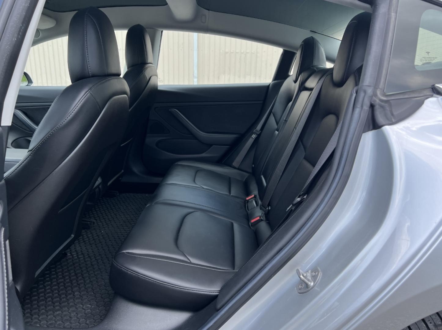 2018 SILVER /Black Leather Tesla Model 3 Long Range (5YJ3E1EAXJF) with an ELECTRIC engine, 1A transmission, located at 2990 Old Orchard Rd., Jackson, MO, 63755, 37.354214, -89.612106 - We have financing available and we accept trades! Fill out a credit application on our website or come by today! If you have any questions, give us a call at (573) 204-7777 or visit our website at firstautocredit.com. - Photo#7