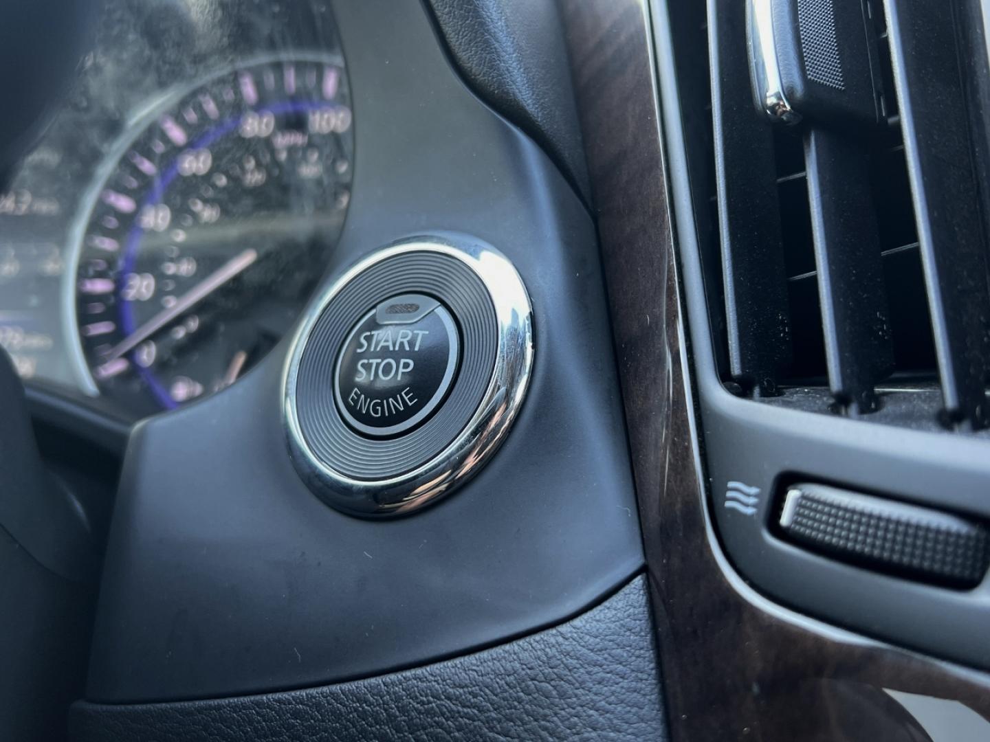 2017 GRAY /Black Leather Infiniti Q50 3.0t Premium (JN1EV7AP9HM) with an 3.0L V6 TURBO engine, Automatic transmission, located at 506 S. Kingshighway, Cape Girardeau, MO, 63703, (573) 235-5000, 37.294991, -89.553635 - 2017 Infiniti Q50 3.0T Premium 102xxx miles Rear Wheel Drive 3.0L V6 Automatic Leather Navigation Power/Heated Seats Backup Camera Sunroof Bluetooth Remote Start Cruise Power Windows/Locks/Mirrors We have financing available and we accept trades! Fill out a credit application on our we - Photo#24