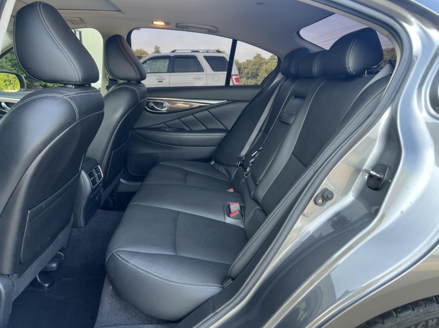 2017 GRAY /Black Leather Infiniti Q50 3.0t Premium (JN1EV7AP9HM) with an 3.0L V6 TURBO engine, Automatic transmission, located at 506 S. Kingshighway, Cape Girardeau, MO, 63703, (573) 235-5000, 37.294991, -89.553635 - 2017 Infiniti Q50 3.0T Premium 102xxx miles Rear Wheel Drive 3.0L V6 Automatic Leather Navigation Power/Heated Seats Backup Camera Sunroof Bluetooth Remote Start Cruise Power Windows/Locks/Mirrors We have financing available and we accept trades! Fill out a credit application on our we - Photo#18