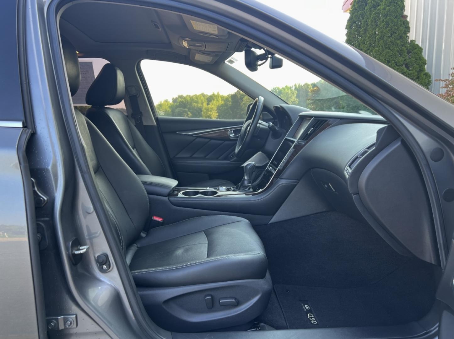 2017 GRAY /Black Leather Infiniti Q50 3.0t Premium (JN1EV7AP9HM) with an 3.0L V6 TURBO engine, Automatic transmission, located at 506 S. Kingshighway, Cape Girardeau, MO, 63703, (573) 235-5000, 37.294991, -89.553635 - 2017 Infiniti Q50 3.0T Premium 102xxx miles Rear Wheel Drive 3.0L V6 Automatic Leather Navigation Power/Heated Seats Backup Camera Sunroof Bluetooth Remote Start Cruise Power Windows/Locks/Mirrors We have financing available and we accept trades! Fill out a credit application on our we - Photo#17