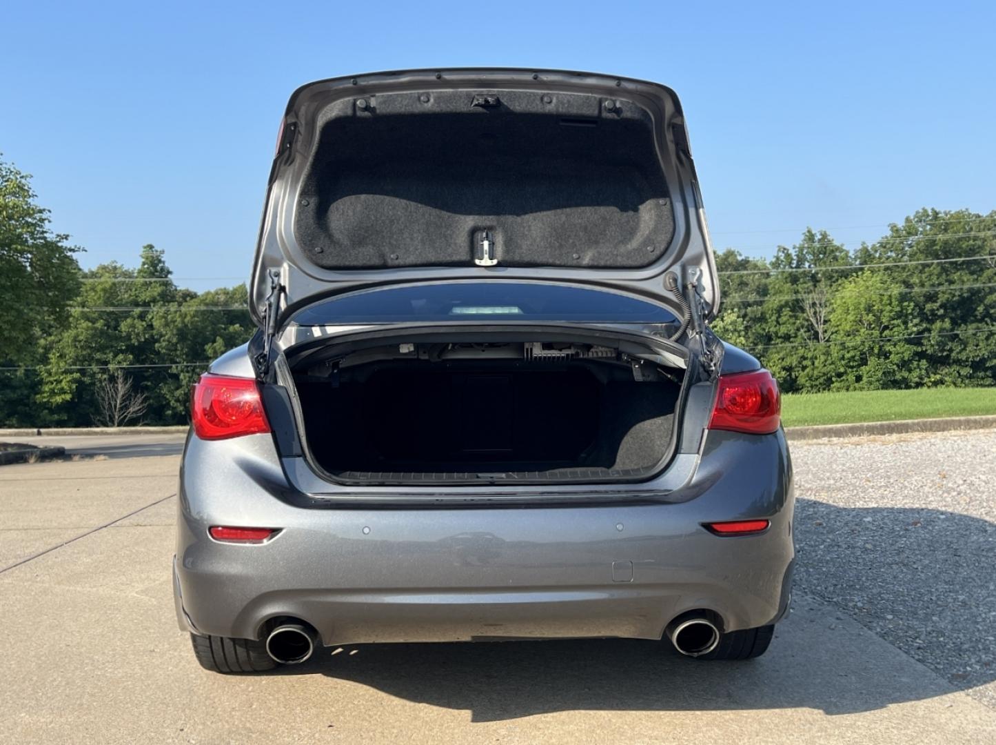 2017 GRAY /Black Leather Infiniti Q50 3.0t Premium (JN1EV7AP9HM) with an 3.0L V6 TURBO engine, Automatic transmission, located at 506 S. Kingshighway, Cape Girardeau, MO, 63703, (573) 235-5000, 37.294991, -89.553635 - 2017 Infiniti Q50 3.0T Premium 102xxx miles Rear Wheel Drive 3.0L V6 Automatic Leather Navigation Power/Heated Seats Backup Camera Sunroof Bluetooth Remote Start Cruise Power Windows/Locks/Mirrors We have financing available and we accept trades! Fill out a credit application on our we - Photo#20
