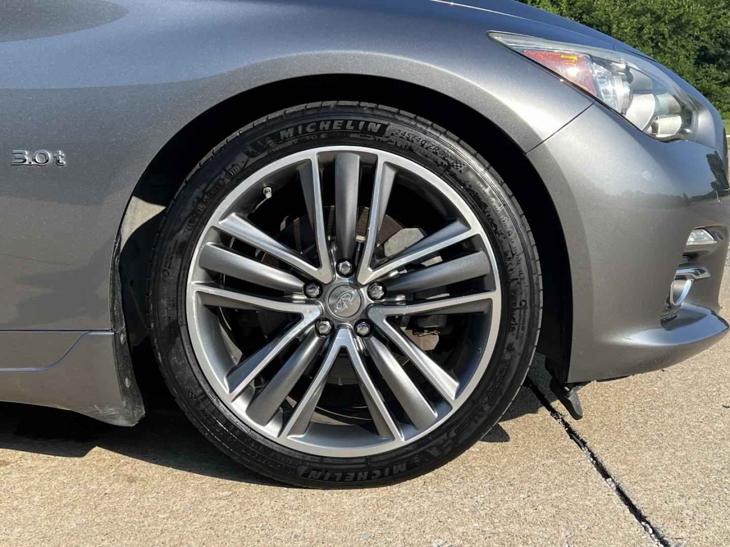 2017 GRAY /Black Leather Infiniti Q50 3.0t Premium (JN1EV7AP9HM) with an 3.0L V6 TURBO engine, Automatic transmission, located at 506 S. Kingshighway, Cape Girardeau, MO, 63703, (573) 235-5000, 37.294991, -89.553635 - 2017 Infiniti Q50 3.0T Premium 102xxx miles Rear Wheel Drive 3.0L V6 Automatic Leather Navigation Power/Heated Seats Backup Camera Sunroof Bluetooth Remote Start Cruise Power Windows/Locks/Mirrors We have financing available and we accept trades! Fill out a credit application on our we - Photo#42