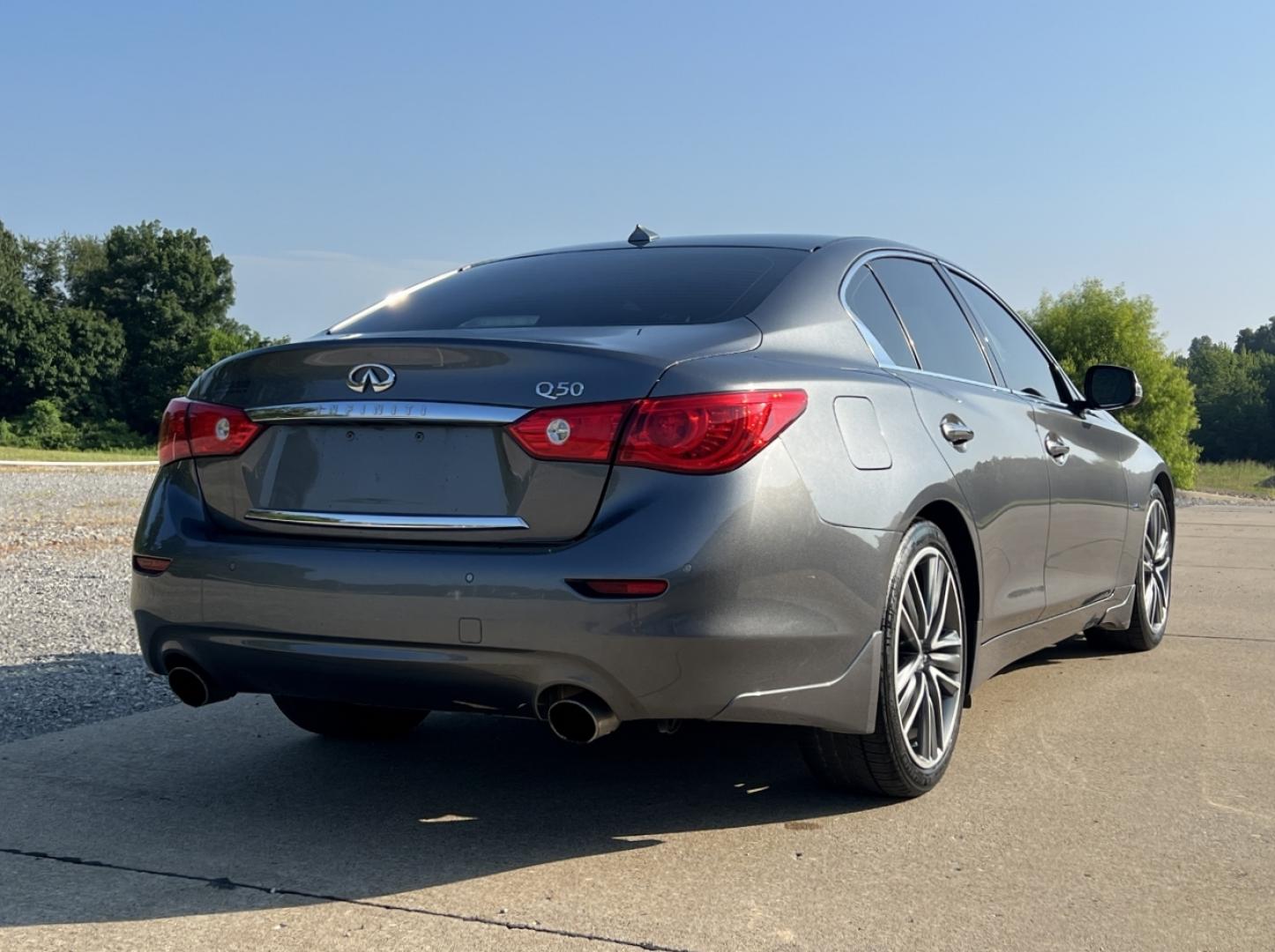 2017 GRAY /Black Leather Infiniti Q50 3.0t Premium (JN1EV7AP9HM) with an 3.0L V6 TURBO engine, Automatic transmission, located at 506 S. Kingshighway, Cape Girardeau, MO, 63703, (573) 235-5000, 37.294991, -89.553635 - 2017 Infiniti Q50 3.0T Premium 102xxx miles Rear Wheel Drive 3.0L V6 Automatic Leather Navigation Power/Heated Seats Backup Camera Sunroof Bluetooth Remote Start Cruise Power Windows/Locks/Mirrors We have financing available and we accept trades! Fill out a credit application on our we - Photo#10