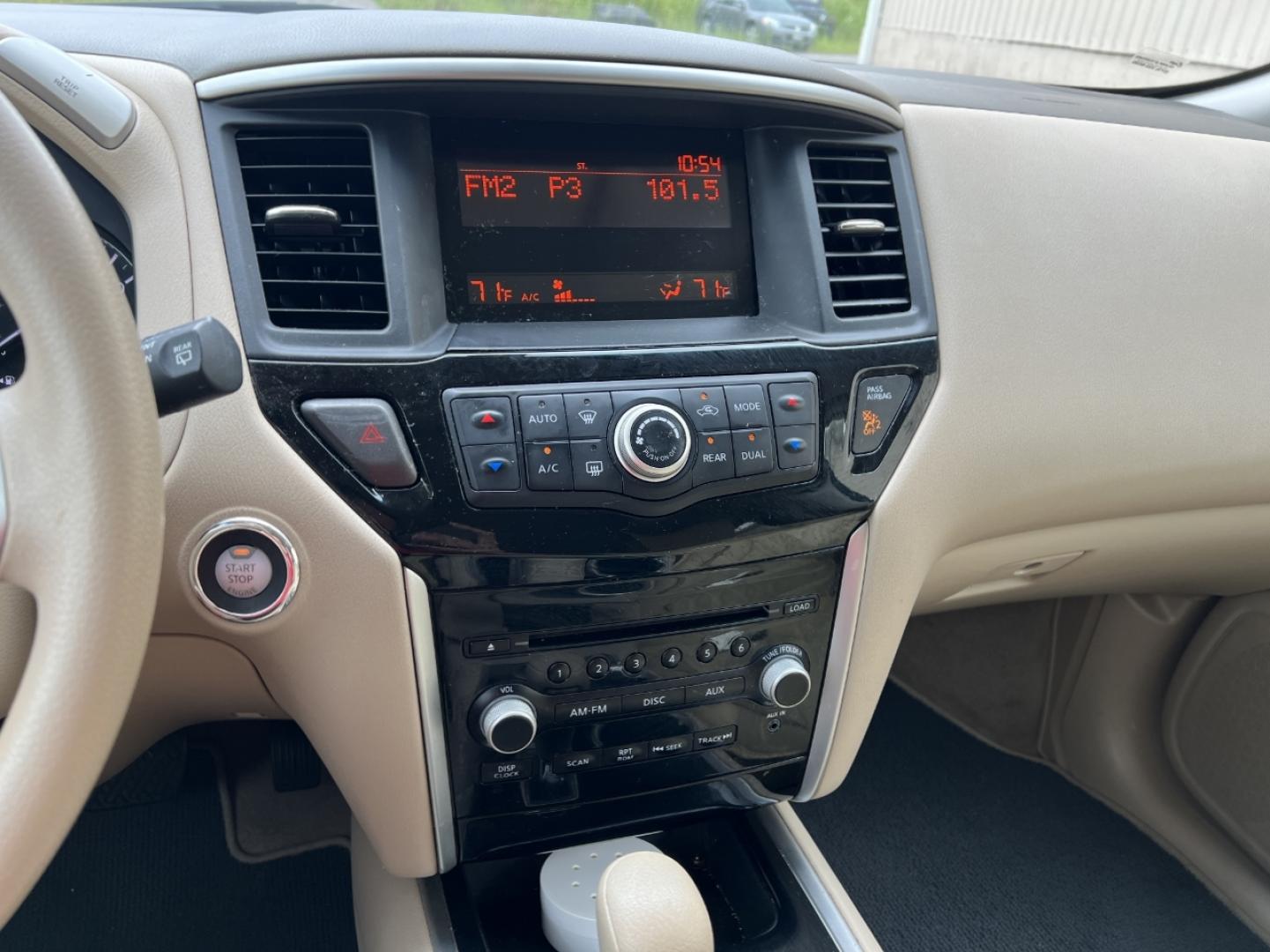 2014 WHITE /Tan Leather Nissan Pathfinder S 4WD (5N1AR2MM1EC) with an 3.5L V6 engine, Continuously Variable Transmission transmission, located at 2990 Old Orchard Rd., Jackson, MO, 63755, 37.354214, -89.612106 - We have financing available and we accept trades! Fill out a credit application on our website or come by today! If you have any questions, give us a call at (573) 204-7777 or visit our website at firstautocredit.com. - Photo#5