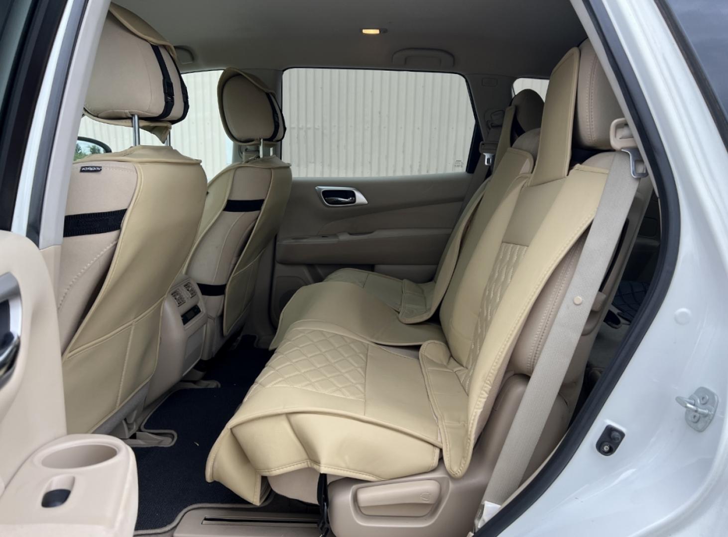 2014 WHITE /Tan Leather Nissan Pathfinder S 4WD (5N1AR2MM1EC) with an 3.5L V6 engine, Continuously Variable Transmission transmission, located at 2990 Old Orchard Rd., Jackson, MO, 63755, 37.354214, -89.612106 - We have financing available and we accept trades! Fill out a credit application on our website or come by today! If you have any questions, give us a call at (573) 204-7777 or visit our website at firstautocredit.com. - Photo#7