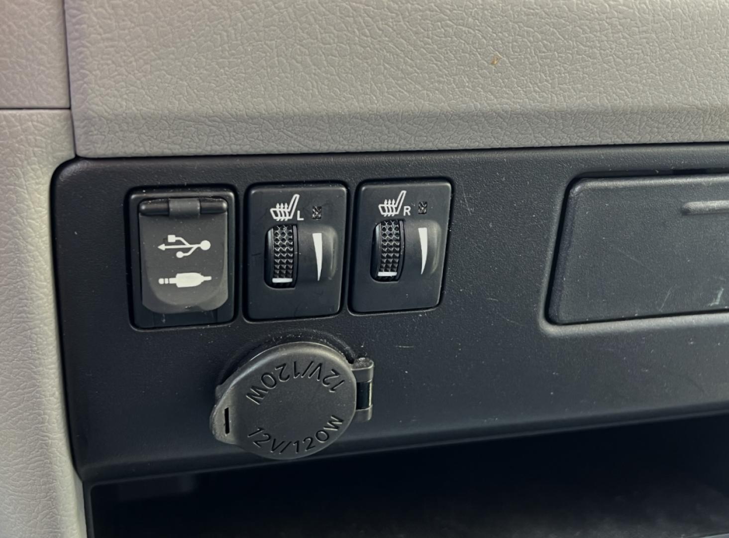 2015 GRAY /Gray Leather Toyota Sienna XLE FWD 8-Passenger V6 (5TDYK3DC3FS) with an 3.5L V6 engine, Automatic transmission, located at 2990 Old Orchard Rd., Jackson, MO, 63755, 37.354214, -89.612106 - We have financing available and we accept trades! Fill out a credit application on our website or come by today! If you have any questions, give us a call at (573) 204-7777 or visit our website at firstautocredit.com. - Photo#3