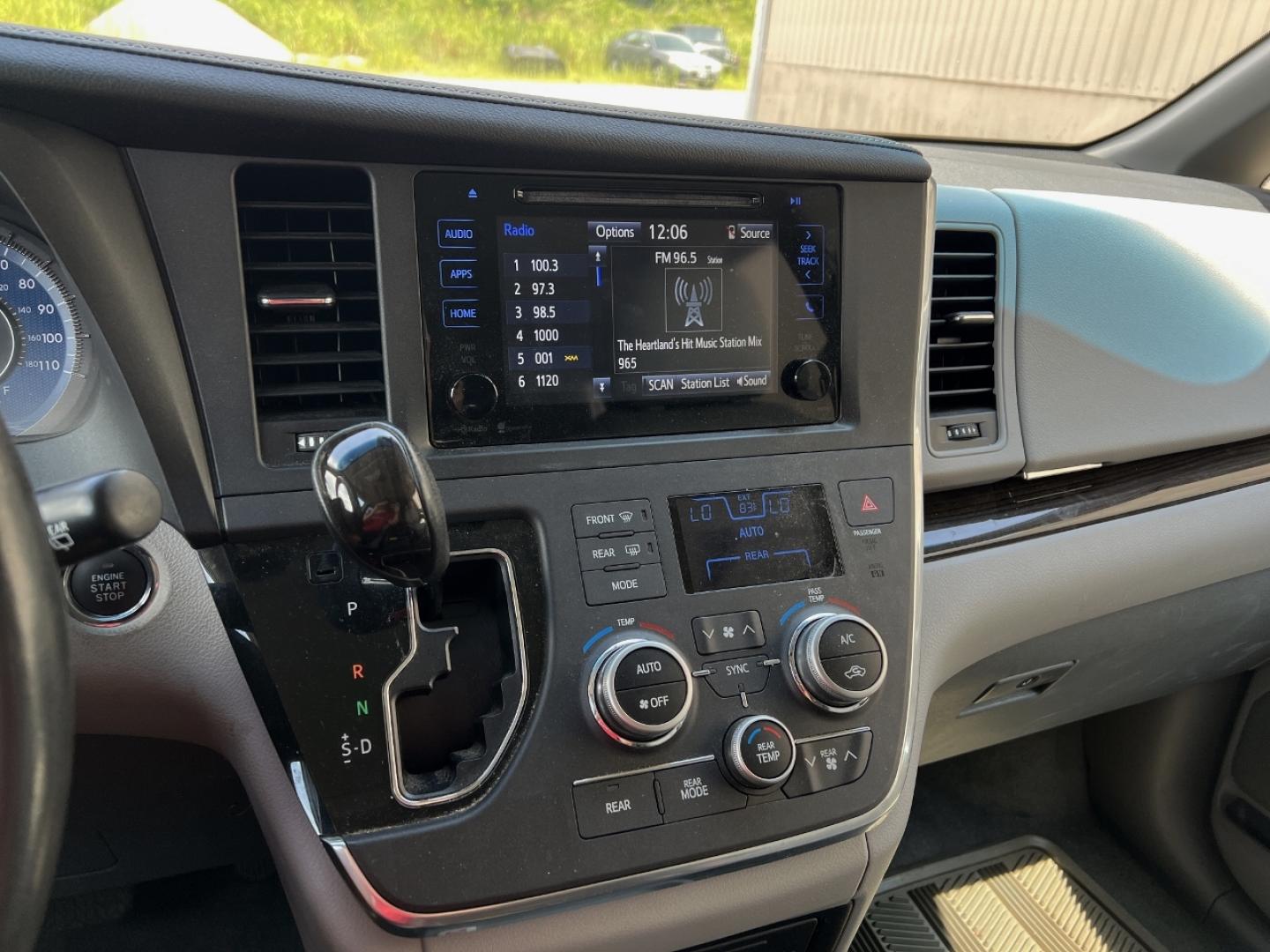 2015 GRAY /Gray Leather Toyota Sienna XLE FWD 8-Passenger V6 (5TDYK3DC3FS) with an 3.5L V6 engine, Automatic transmission, located at 2990 Old Orchard Rd., Jackson, MO, 63755, 37.354214, -89.612106 - We have financing available and we accept trades! Fill out a credit application on our website or come by today! If you have any questions, give us a call at (573) 204-7777 or visit our website at firstautocredit.com. - Photo#5