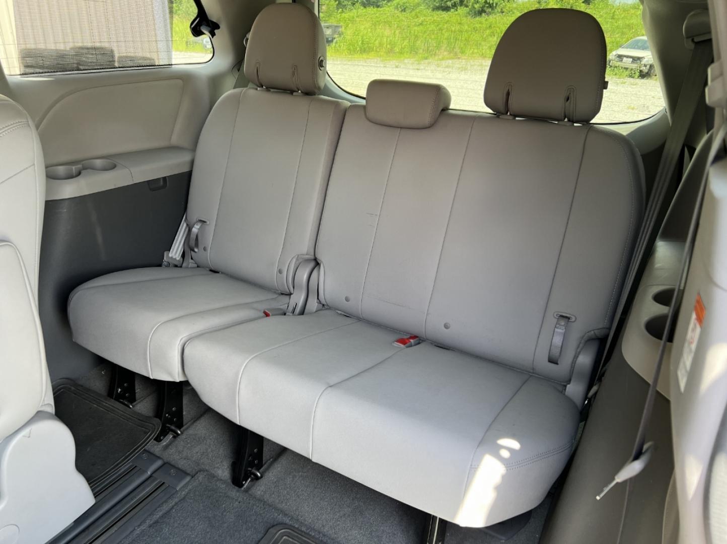 2015 GRAY /Gray Leather Toyota Sienna XLE FWD 8-Passenger V6 (5TDYK3DC3FS) with an 3.5L V6 engine, Automatic transmission, located at 2990 Old Orchard Rd., Jackson, MO, 63755, 37.354214, -89.612106 - We have financing available and we accept trades! Fill out a credit application on our website or come by today! If you have any questions, give us a call at (573) 204-7777 or visit our website at firstautocredit.com. - Photo#8