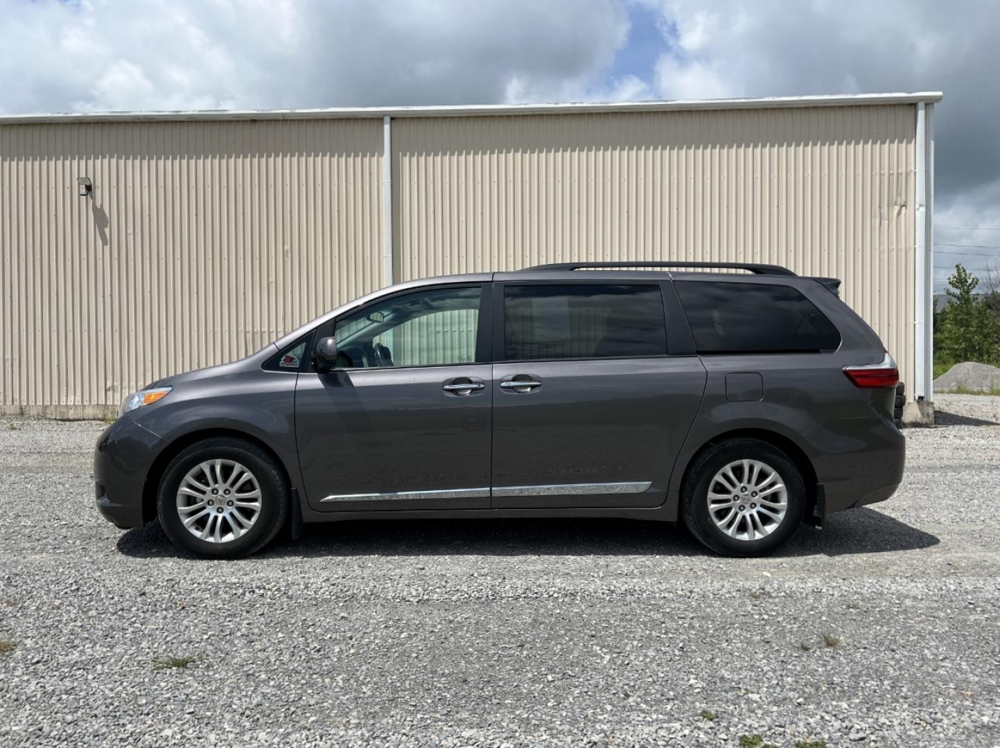 2015 GRAY /Gray Leather Toyota Sienna XLE FWD 8-Passenger V6 (5TDYK3DC3FS) with an 3.5L V6 engine, Automatic transmission, located at 2990 Old Orchard Rd., Jackson, MO, 63755, 37.354214, -89.612106 - We have financing available and we accept trades! Fill out a credit application on our website or come by today! If you have any questions, give us a call at (573) 204-7777 or visit our website at firstautocredit.com. - Photo#9