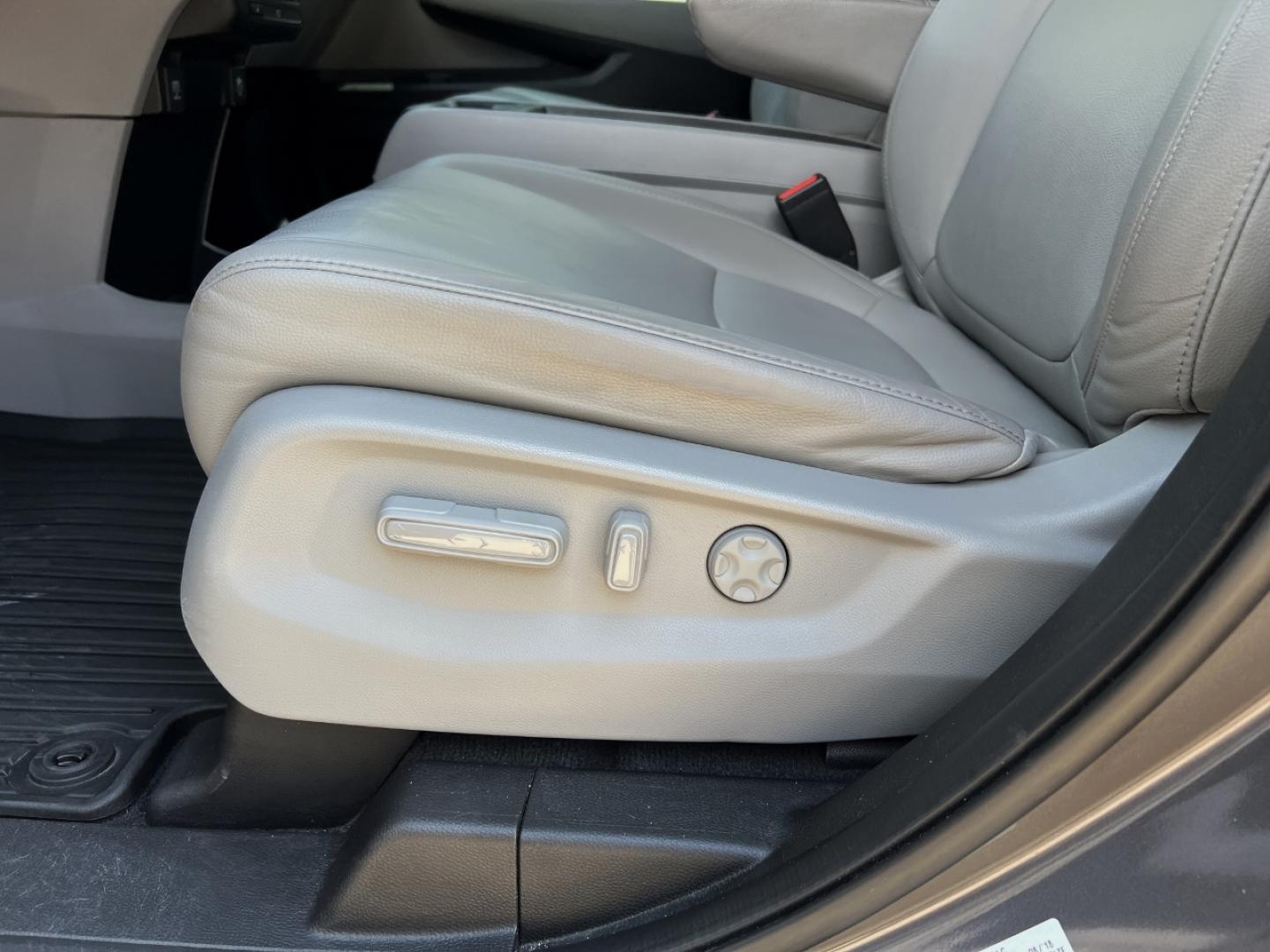 2019 GRAY /Gray Leather Honda Odyssey EX-L (5FNRL6H75KB) with an 3.5L V6 engine, Automatic transmission, located at 506 S. Kingshighway, Cape Girardeau, MO, 63703, (573) 235-5000, 37.294991, -89.553635 - 2019 Honda Odyssey EX-L 87xxx miles Front Wheel Drive 3.5L V6 Automatic Leather 3rd Row Navigation Rear Entertainment Power/Heated Seats Backup Camera Sunroof Bluetooth Remote Start Cruise Power Windows/Locks/Mirrors We have financing available and we accept trades! Fill out a credit - Photo#6