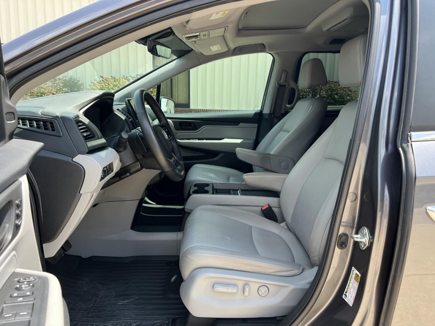 2019 GRAY /Gray Leather Honda Odyssey EX-L (5FNRL6H75KB) with an 3.5L V6 engine, Automatic transmission, located at 506 S. Kingshighway, Cape Girardeau, MO, 63703, (573) 235-5000, 37.294991, -89.553635 - 2019 Honda Odyssey EX-L 87xxx miles Front Wheel Drive 3.5L V6 Automatic Leather 3rd Row Navigation Rear Entertainment Power/Heated Seats Backup Camera Sunroof Bluetooth Remote Start Cruise Power Windows/Locks/Mirrors We have financing available and we accept trades! Fill out a credit - Photo#17