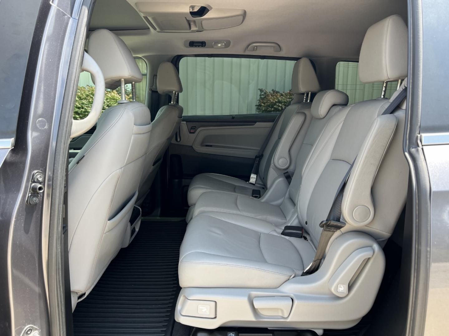 2019 GRAY /Gray Leather Honda Odyssey EX-L (5FNRL6H75KB) with an 3.5L V6 engine, Automatic transmission, located at 506 S. Kingshighway, Cape Girardeau, MO, 63703, (573) 235-5000, 37.294991, -89.553635 - 2019 Honda Odyssey EX-L 87xxx miles Front Wheel Drive 3.5L V6 Automatic Leather 3rd Row Navigation Rear Entertainment Power/Heated Seats Backup Camera Sunroof Bluetooth Remote Start Cruise Power Windows/Locks/Mirrors We have financing available and we accept trades! Fill out a credit - Photo#20
