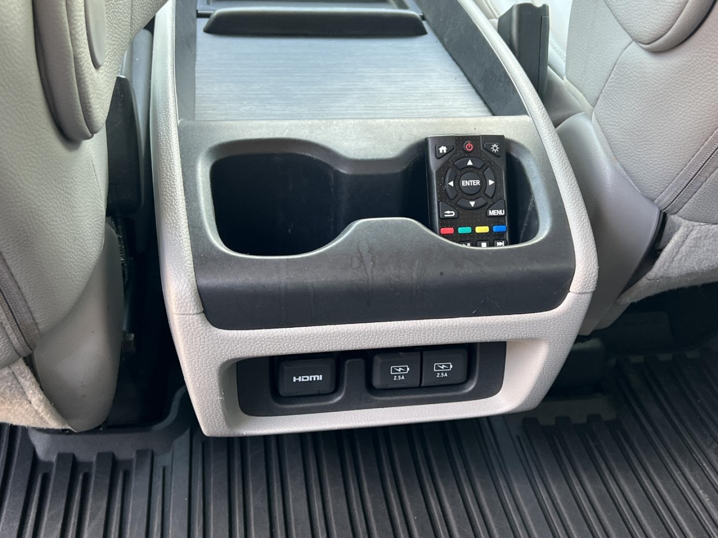 2019 GRAY /Gray Leather Honda Odyssey EX-L (5FNRL6H75KB) with an 3.5L V6 engine, Automatic transmission, located at 506 S. Kingshighway, Cape Girardeau, MO, 63703, (573) 235-5000, 37.294991, -89.553635 - 2019 Honda Odyssey EX-L 87xxx miles Front Wheel Drive 3.5L V6 Automatic Leather 3rd Row Navigation Rear Entertainment Power/Heated Seats Backup Camera Sunroof Bluetooth Remote Start Cruise Power Windows/Locks/Mirrors We have financing available and we accept trades! Fill out a credit - Photo#37