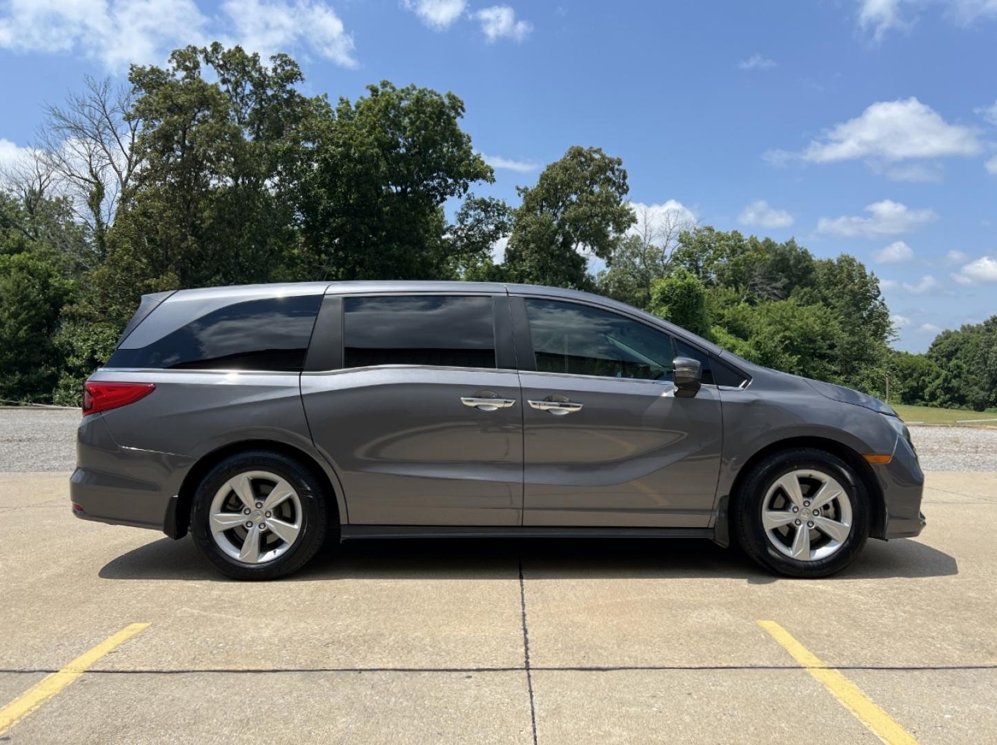 2019 GRAY /Gray Leather Honda Odyssey EX-L (5FNRL6H75KB) with an 3.5L V6 engine, Automatic transmission, located at 506 S. Kingshighway, Cape Girardeau, MO, 63703, (573) 235-5000, 37.294991, -89.553635 - 2019 Honda Odyssey EX-L 87xxx miles Front Wheel Drive 3.5L V6 Automatic Leather 3rd Row Navigation Rear Entertainment Power/Heated Seats Backup Camera Sunroof Bluetooth Remote Start Cruise Power Windows/Locks/Mirrors We have financing available and we accept trades! Fill out a credit - Photo#11
