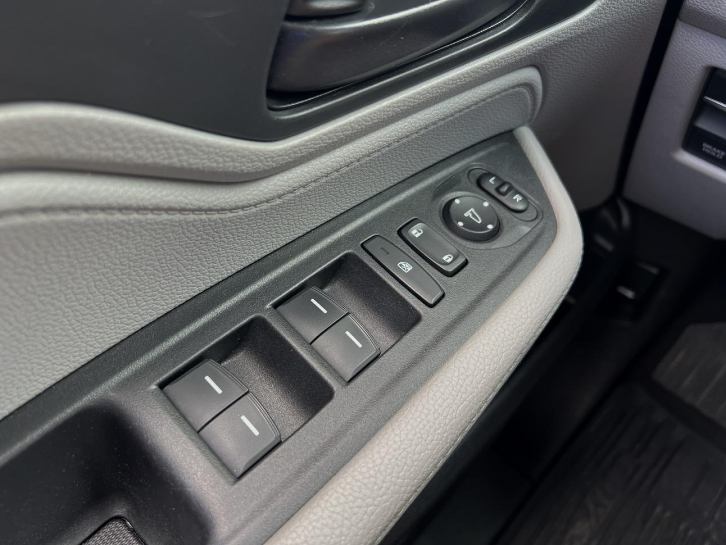 2019 GRAY /Gray Leather Honda Odyssey EX-L (5FNRL6H75KB) with an 3.5L V6 engine, Automatic transmission, located at 506 S. Kingshighway, Cape Girardeau, MO, 63703, (573) 235-5000, 37.294991, -89.553635 - 2019 Honda Odyssey EX-L 87xxx miles Front Wheel Drive 3.5L V6 Automatic Leather 3rd Row Navigation Rear Entertainment Power/Heated Seats Backup Camera Sunroof Bluetooth Remote Start Cruise Power Windows/Locks/Mirrors We have financing available and we accept trades! Fill out a credit - Photo#31